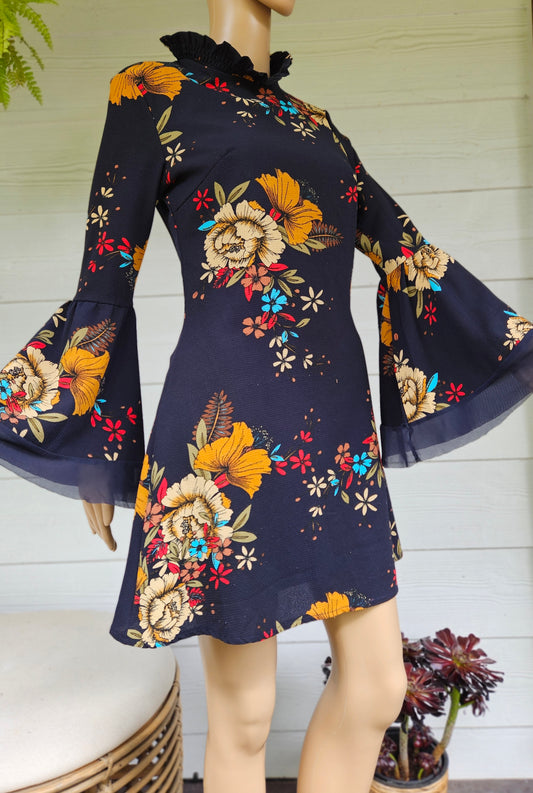 Lovely Floral Dress- Preloved Dress Size 8.