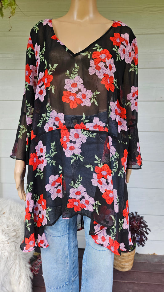 Floral plus size Blouse Size 20 - top. Cury top