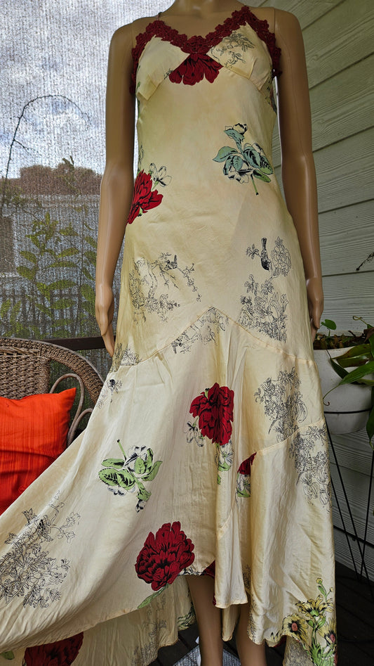 trelise cooper floral dress size 12 in good preloved condition. available purchasing online at paothrift.co.nz or in person in Auckland