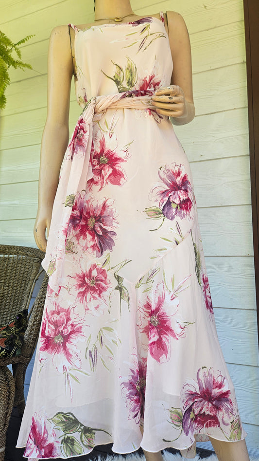 Lovely vintage romantic floral Dress by Michaela Louisa