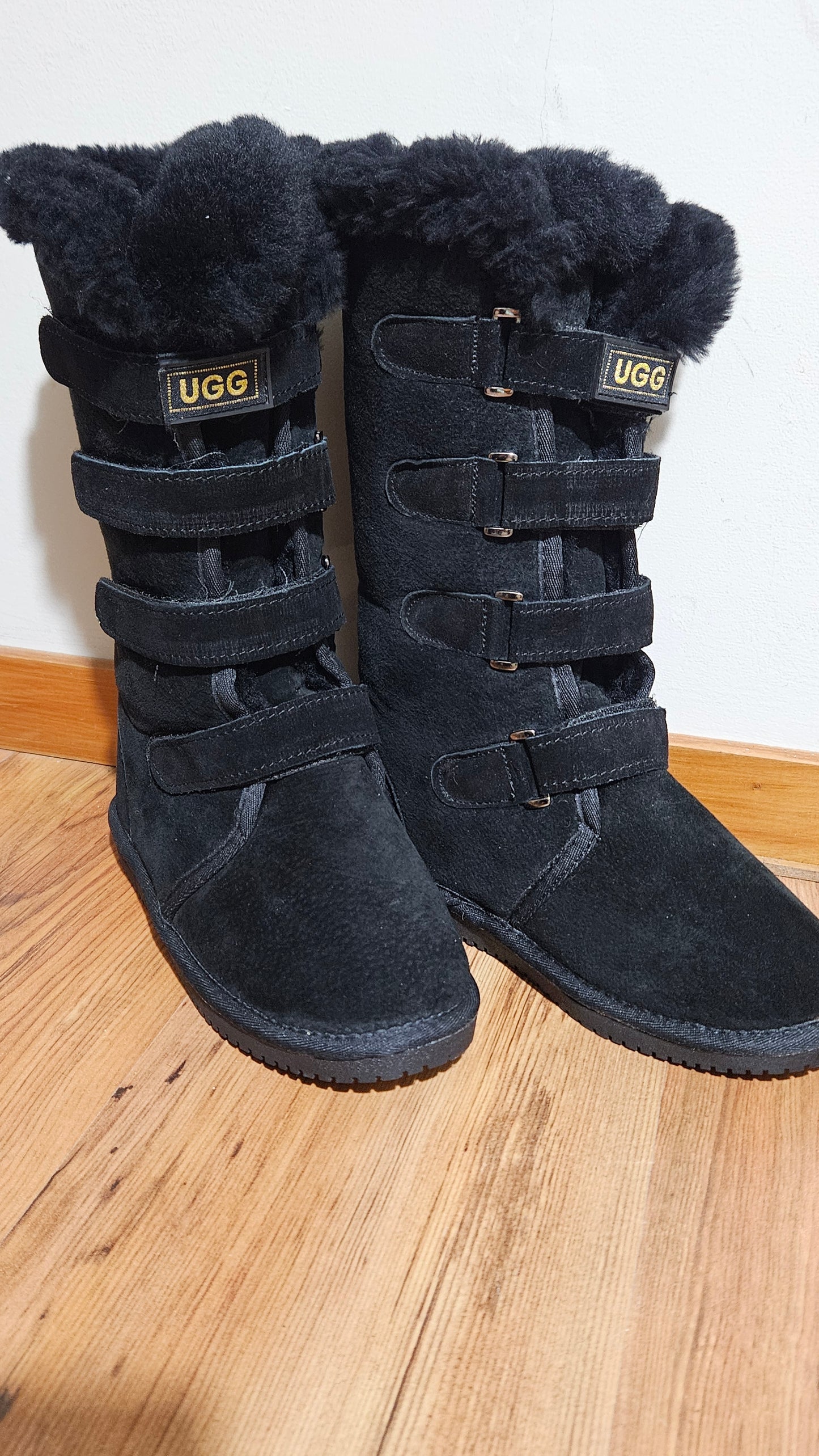 Original UGG Australia Long 4 Velcro Black size 6.5-7