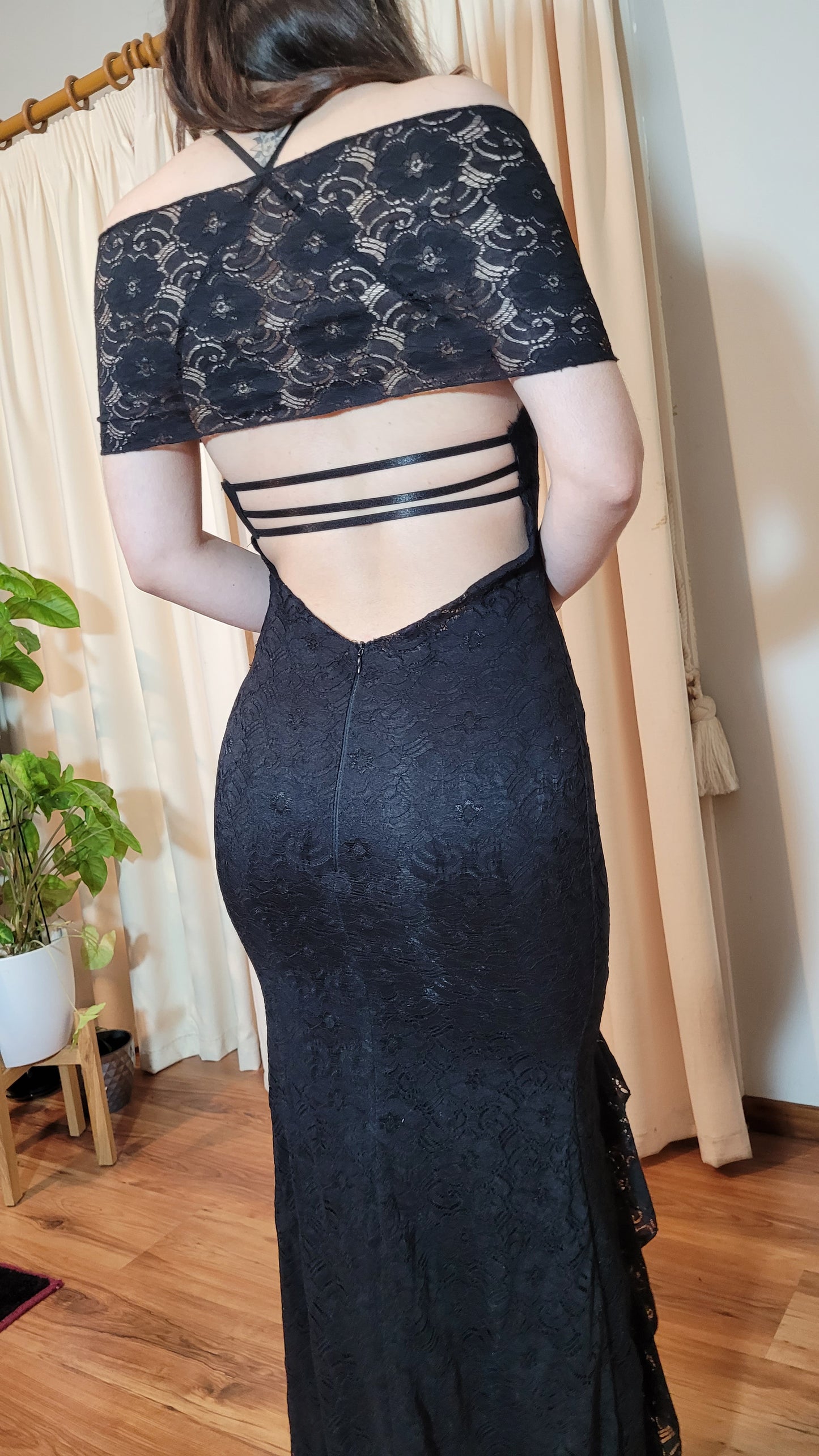 Stunning Vintage dress Evening Mermaid Lace Dress.