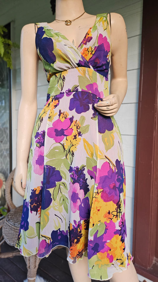 Lovely preloved Floral Dress Size 10