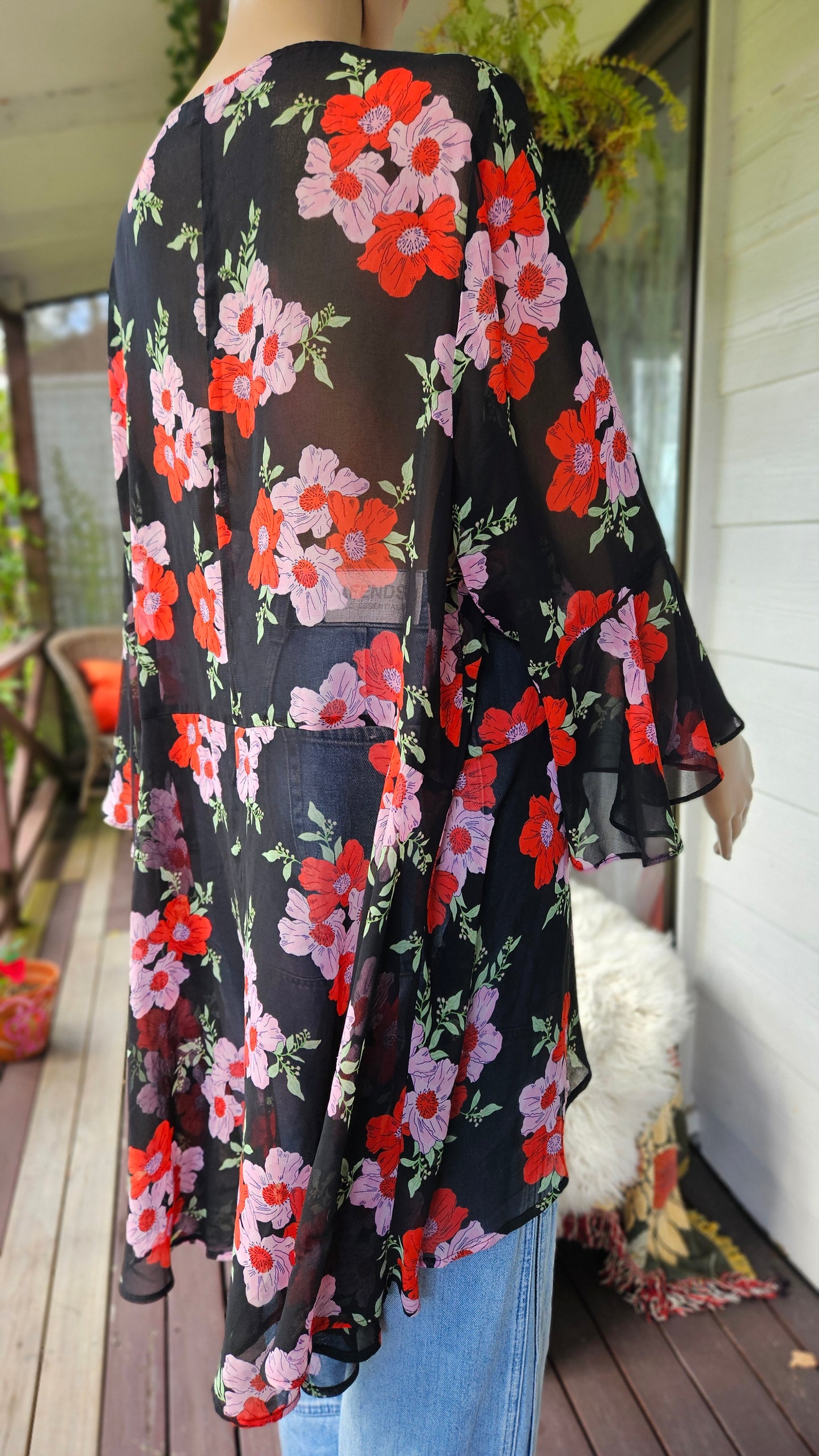 Floral plus size Blouse Size 20 - top. Cury top