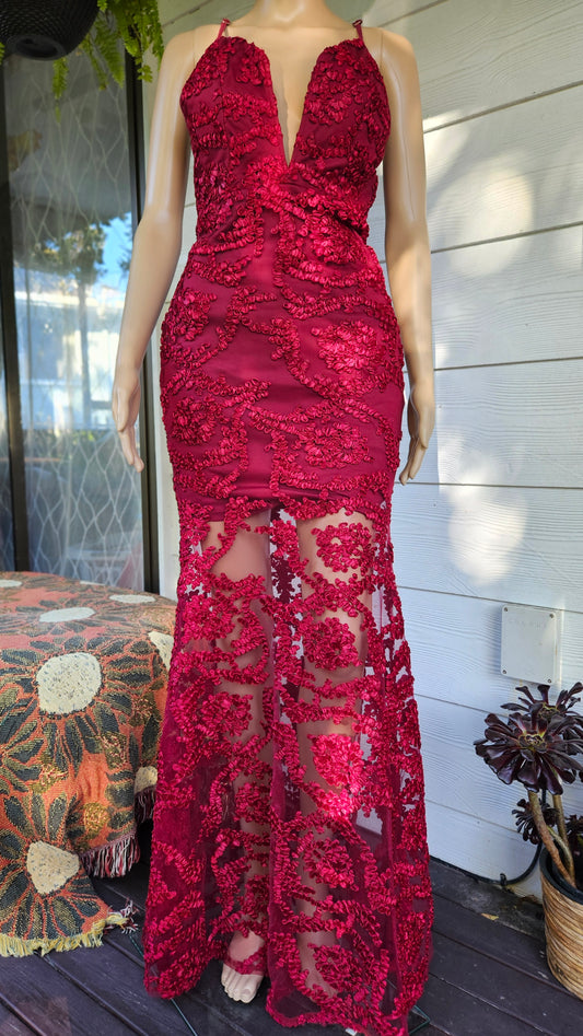 Lovely Evening Dress w/Rose Detail Second Hand dress - Evening Dress.