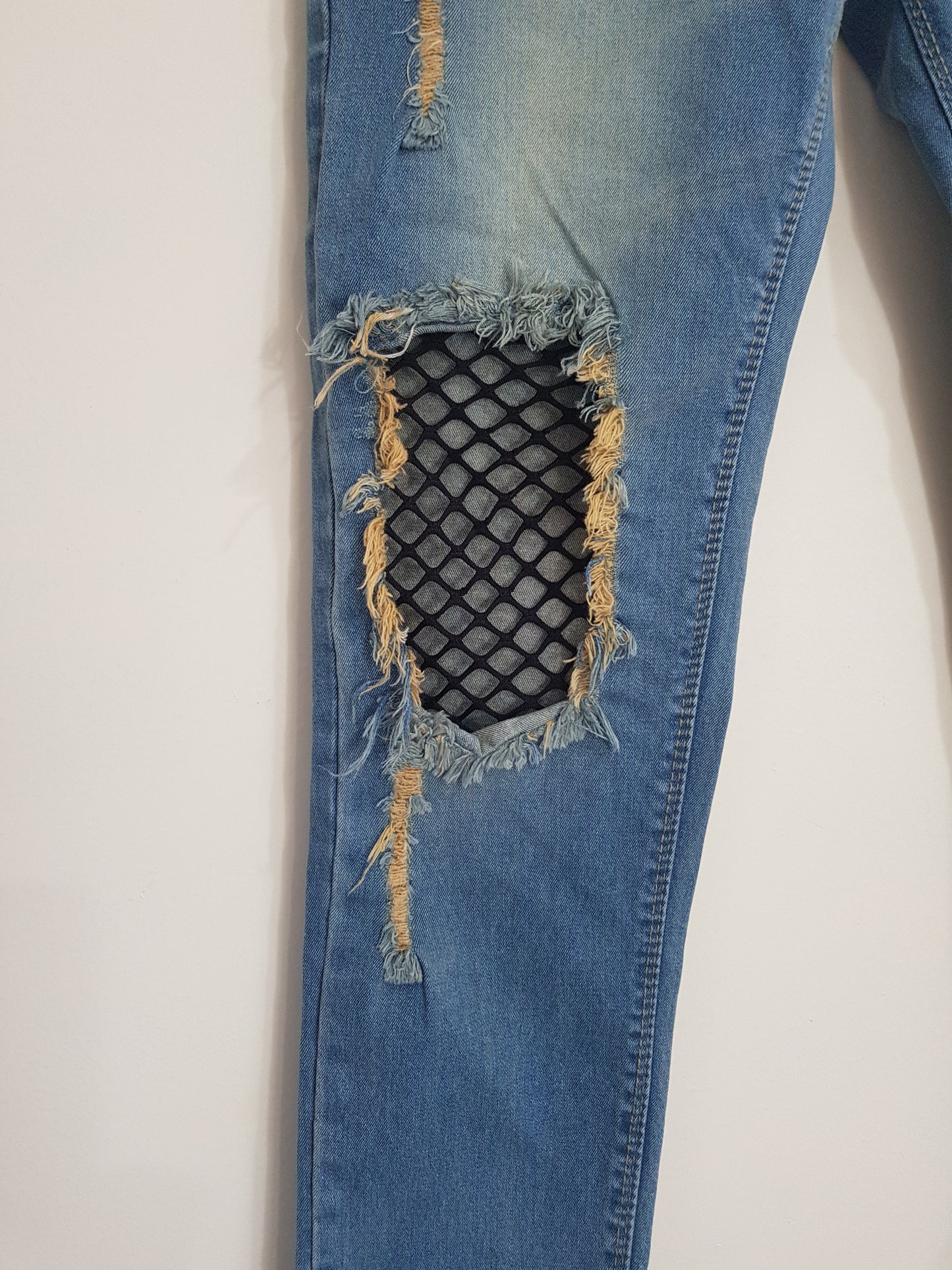 Low-medium rise Waist Ripped Denim Pants - Jeans
