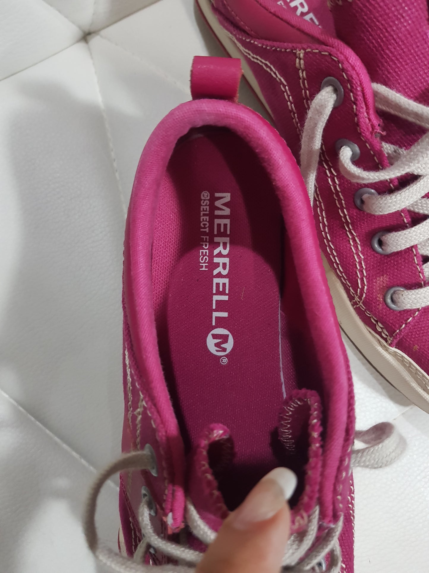 used Women's Merrell "Beet Red" Casual Cool Sneaker Sz. 36/6