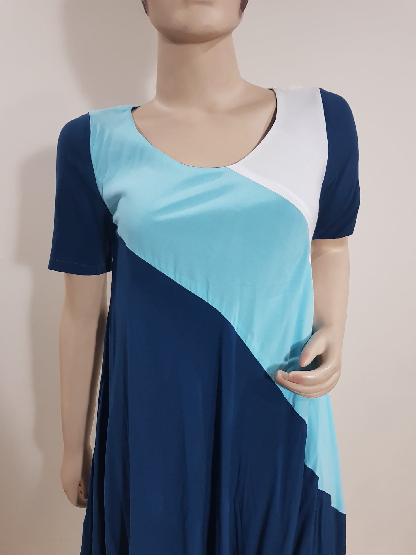 Gorgeous Asymmetrical midi Dress Preloved dress
