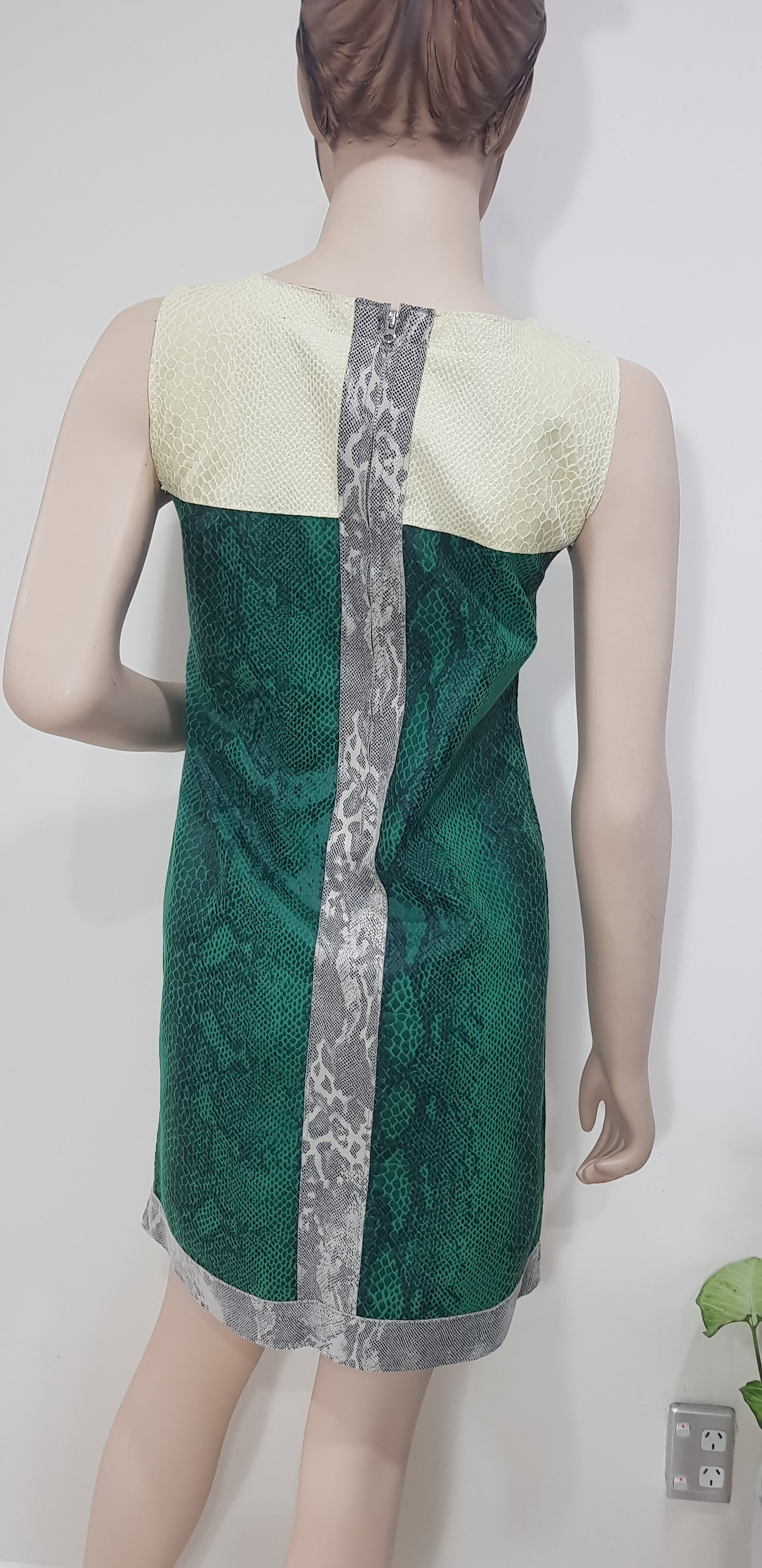 Armani Jeans Dress: Vintage Elegance in Size 38