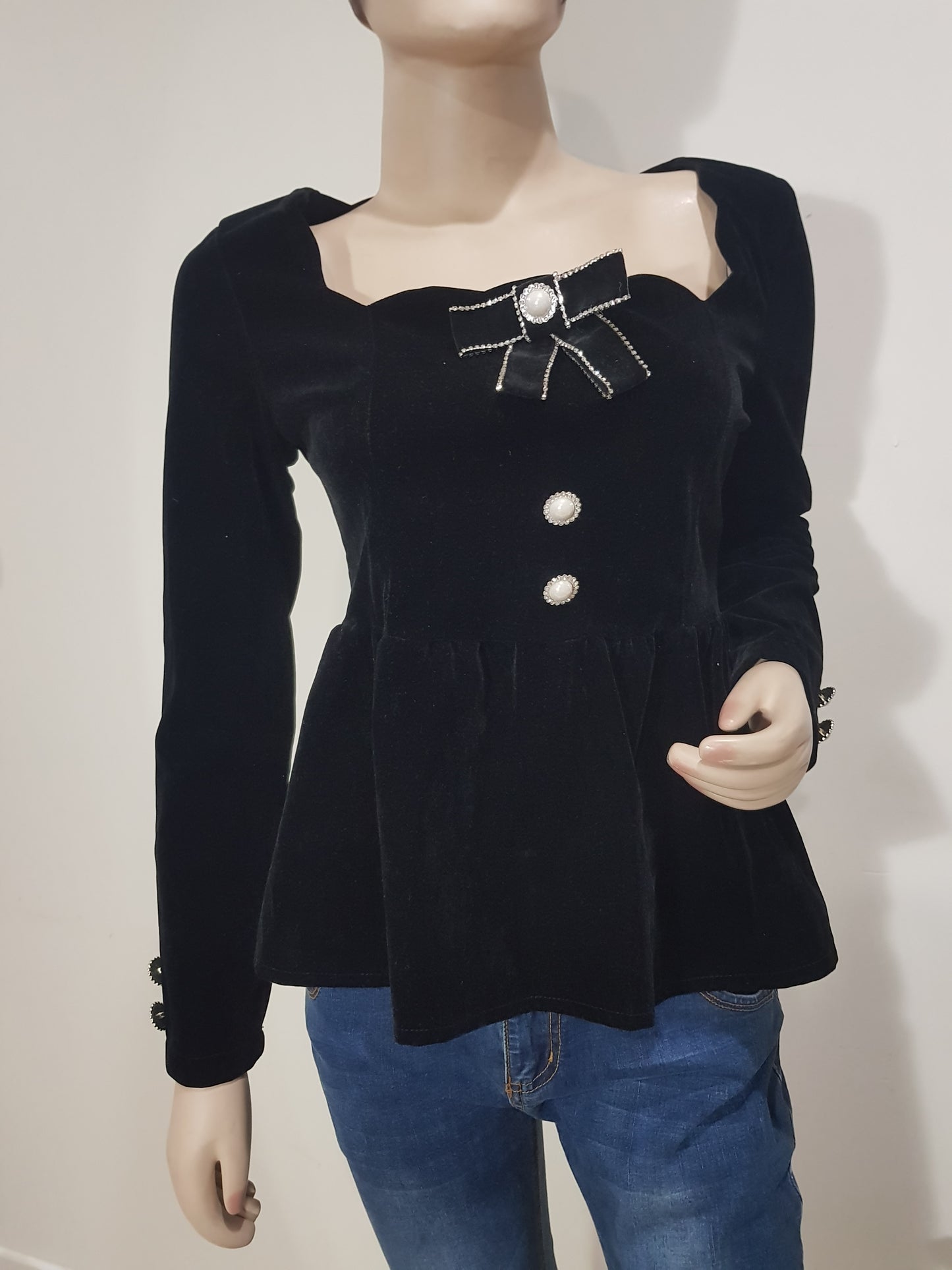 Beautiful vintage - retro style top Black preloved Top