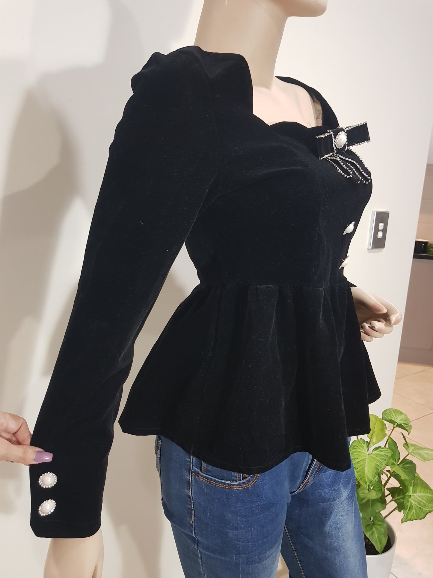 Beautiful vintage - retro style top Black preloved Top