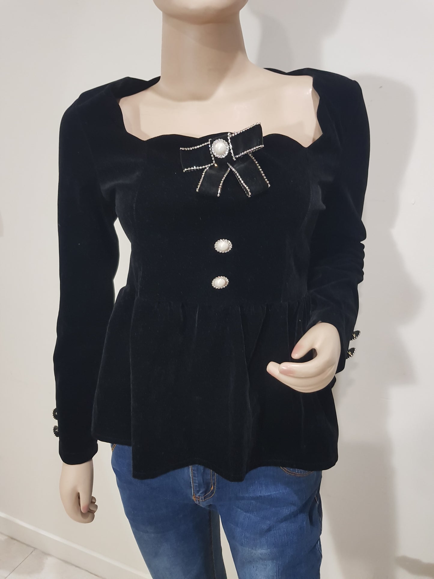 Beautiful vintage - retro style top Black preloved Top