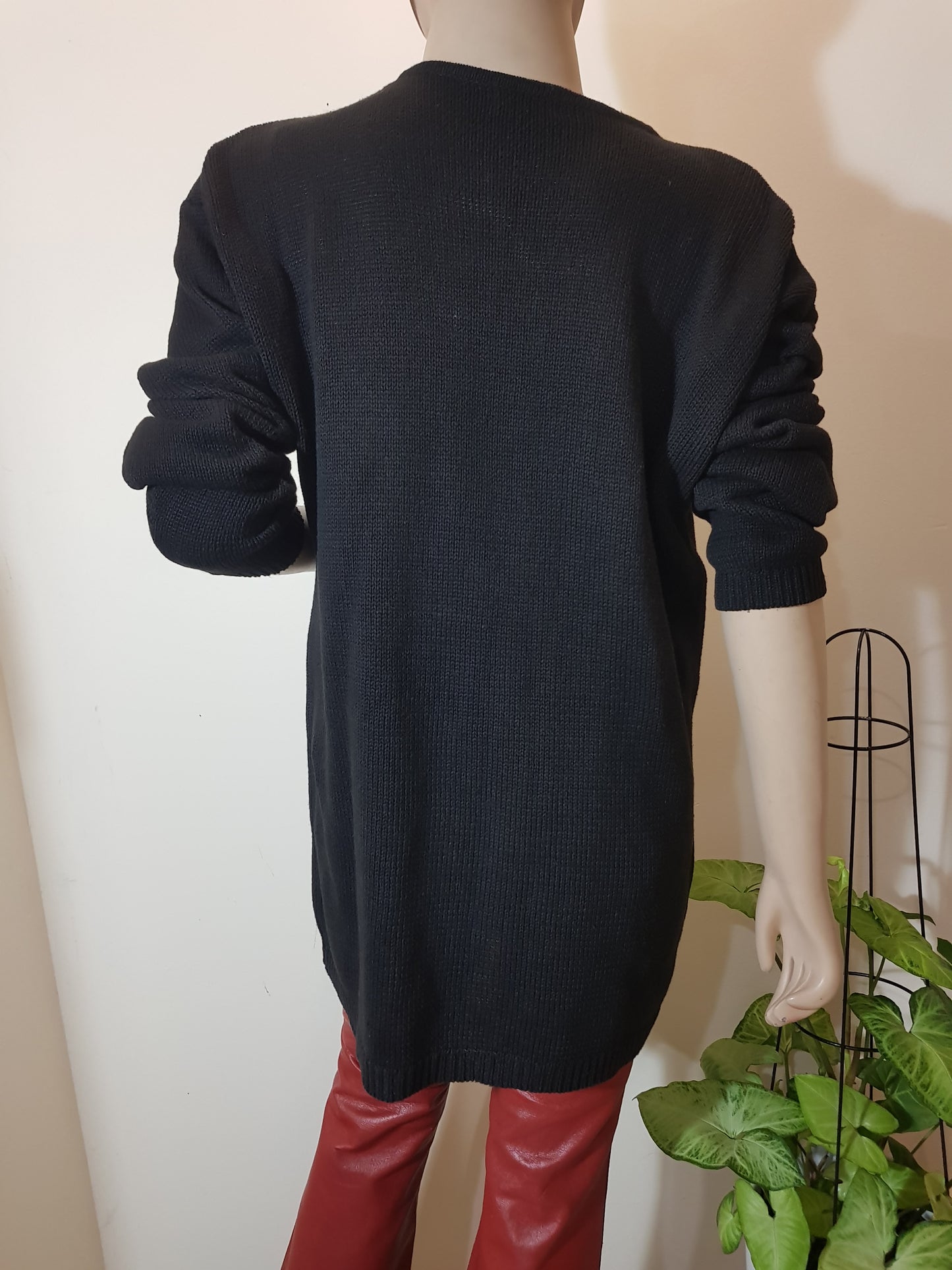 Beautiful Vintage Victoria Jones Sweater – 1980s, Size Small (Fits M).