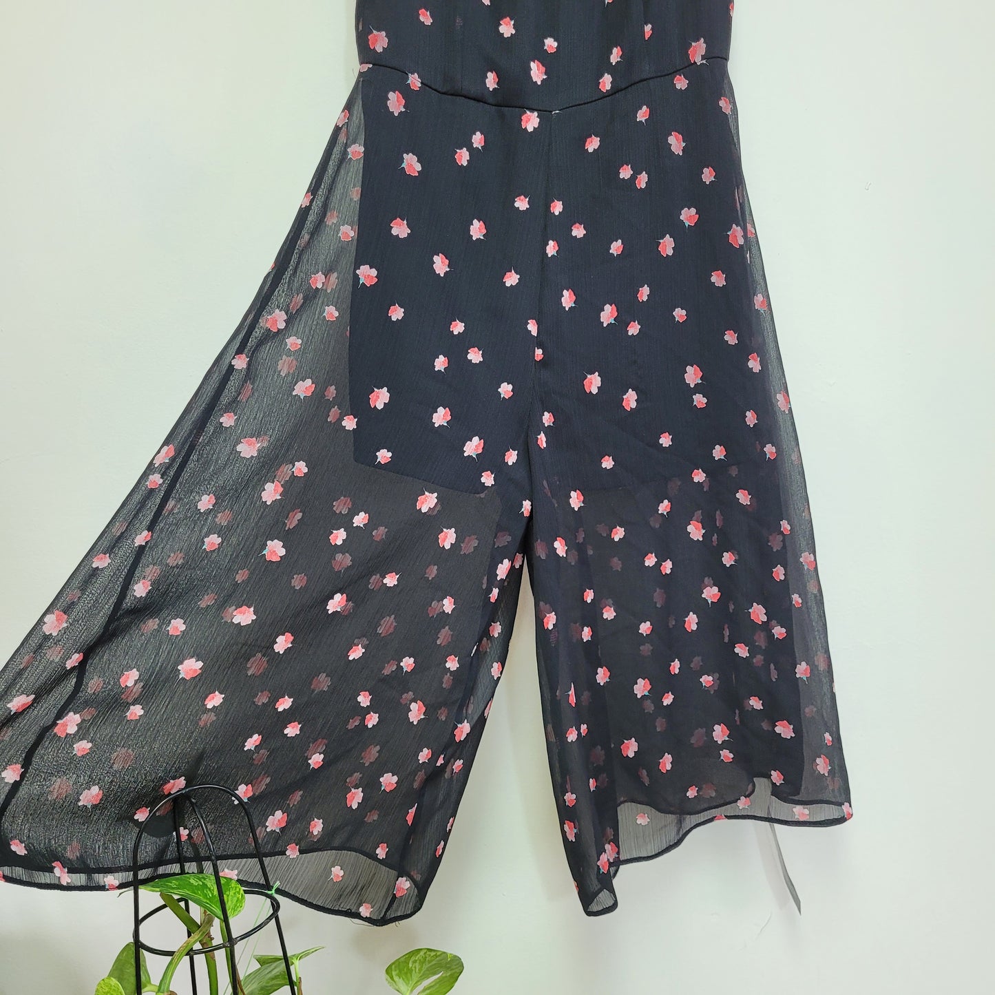 Lovely Playsuit - jumpsuit - Petite culotte Jumpsuit. Size 8.