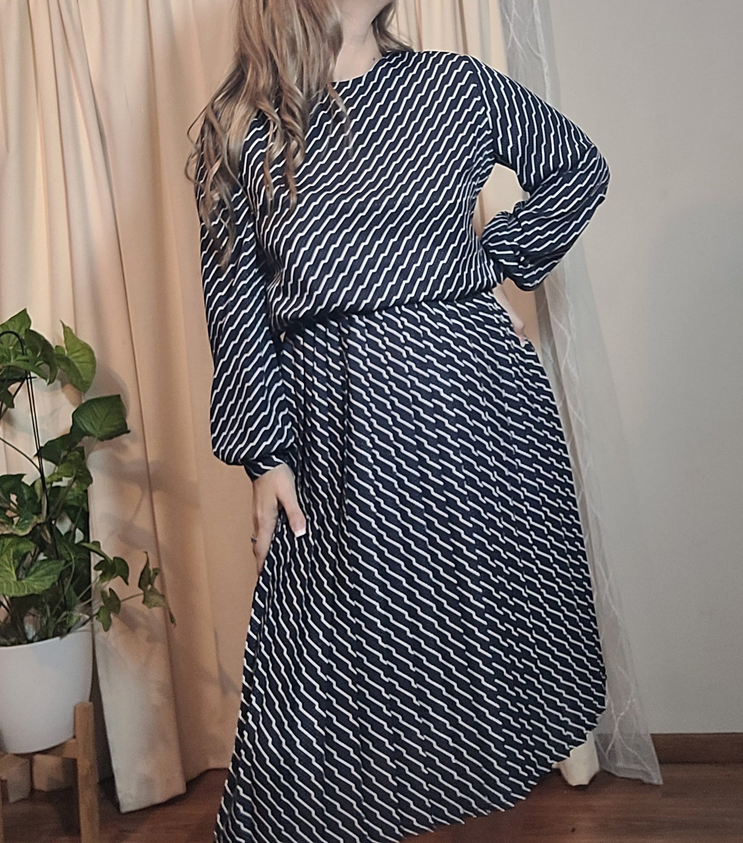 Lovely Vintage Pleated Dress Size 12.