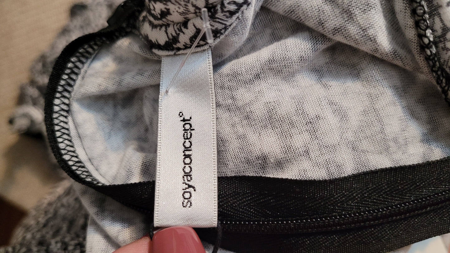 Soyaconcepts Jumpsuit NWT jumpsuit Size M. Super stretchy