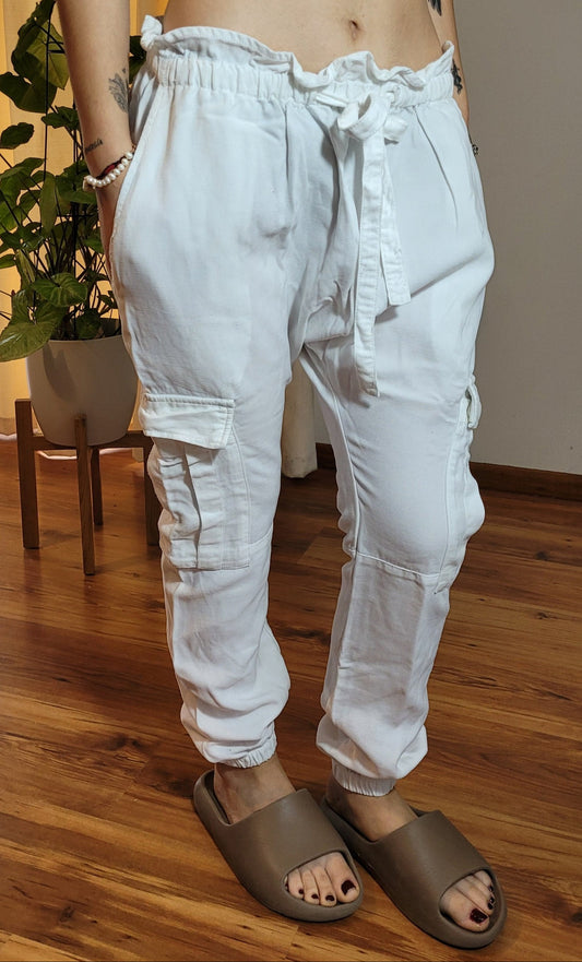 white cargo preloved pants  Seed Heritage Cargo Pants - Baggy fit
Regular price$25.00 NZD