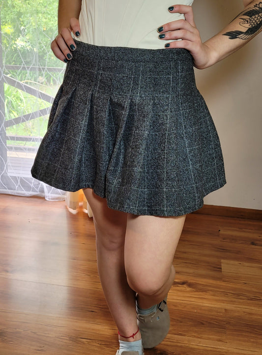 Plaid Mini Skort - Size L - A Versatile Must-Have!
