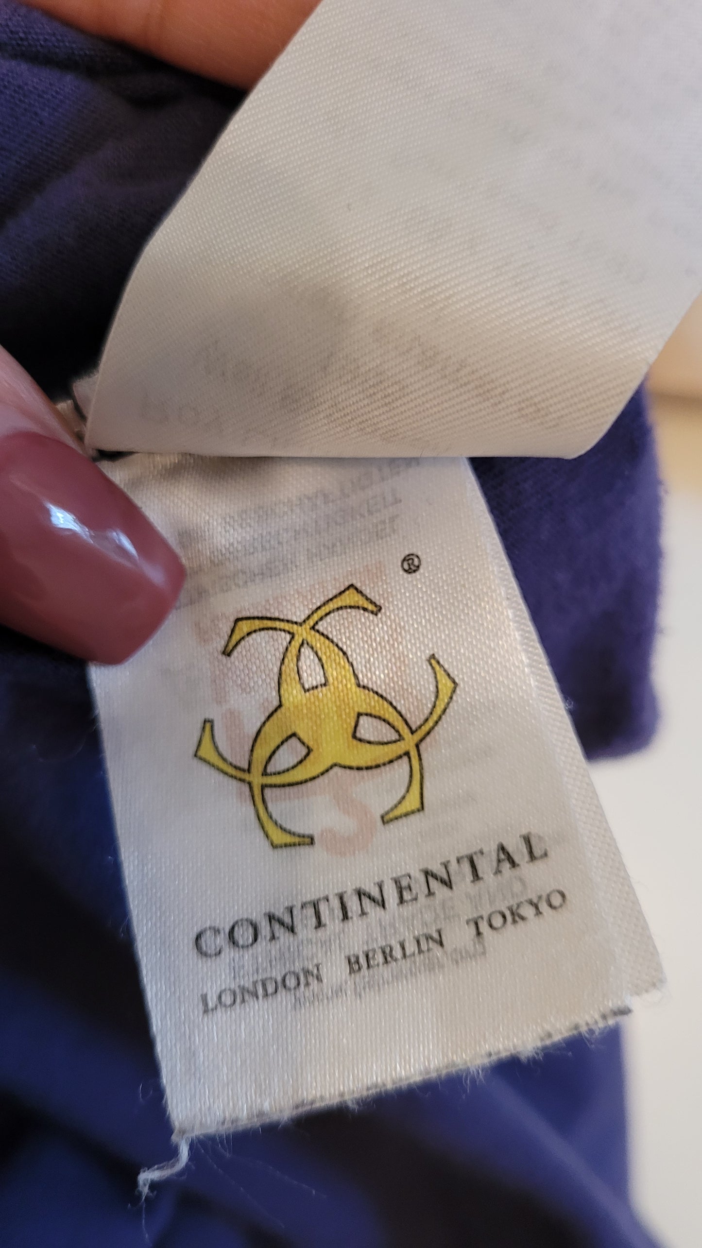 Retro style Tee -Top illustration in a popular boys’ comic that focused on the Second World War.