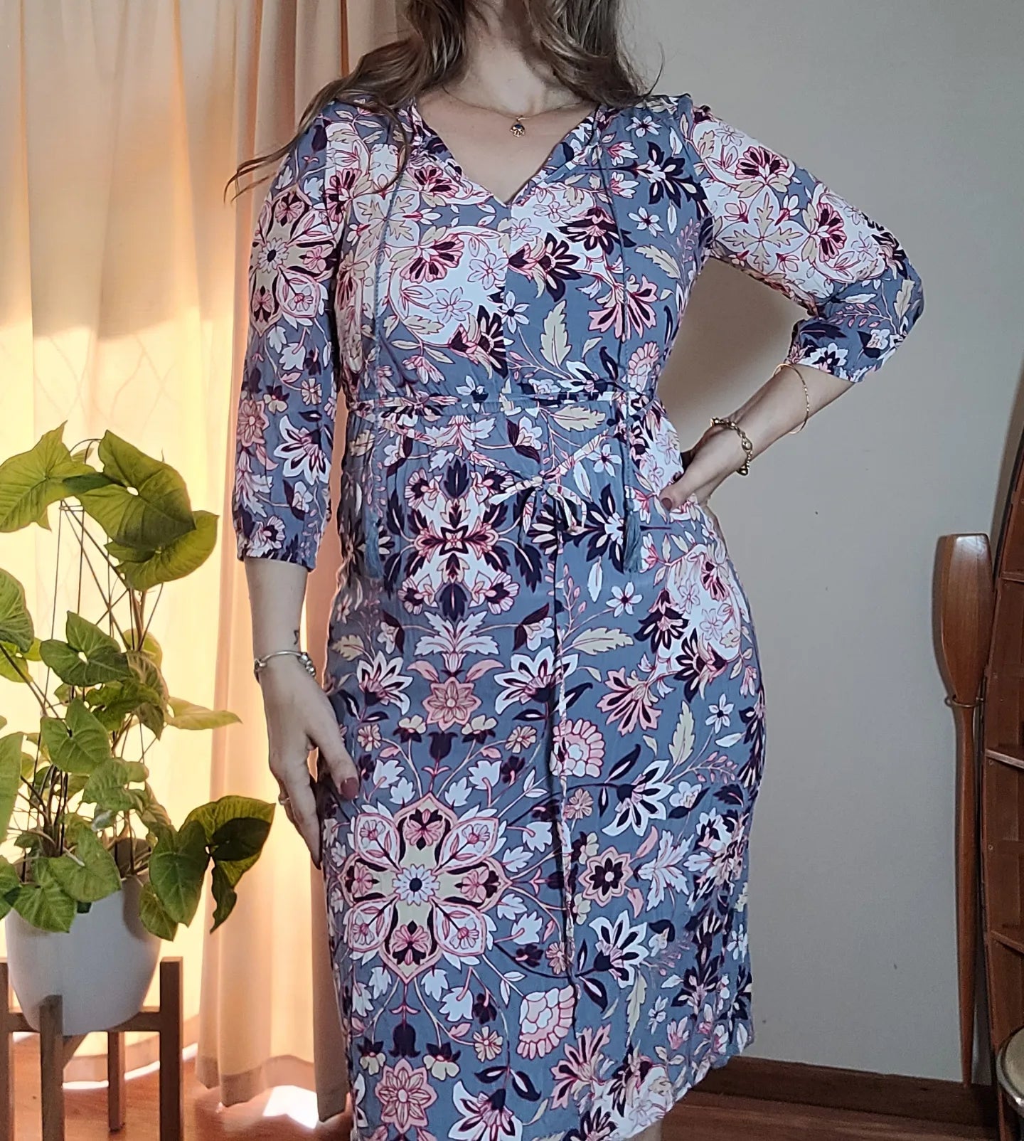 Casual Chic: Old Navy 3/4 Sleeves Dress - Size XS (Generously Styled)
