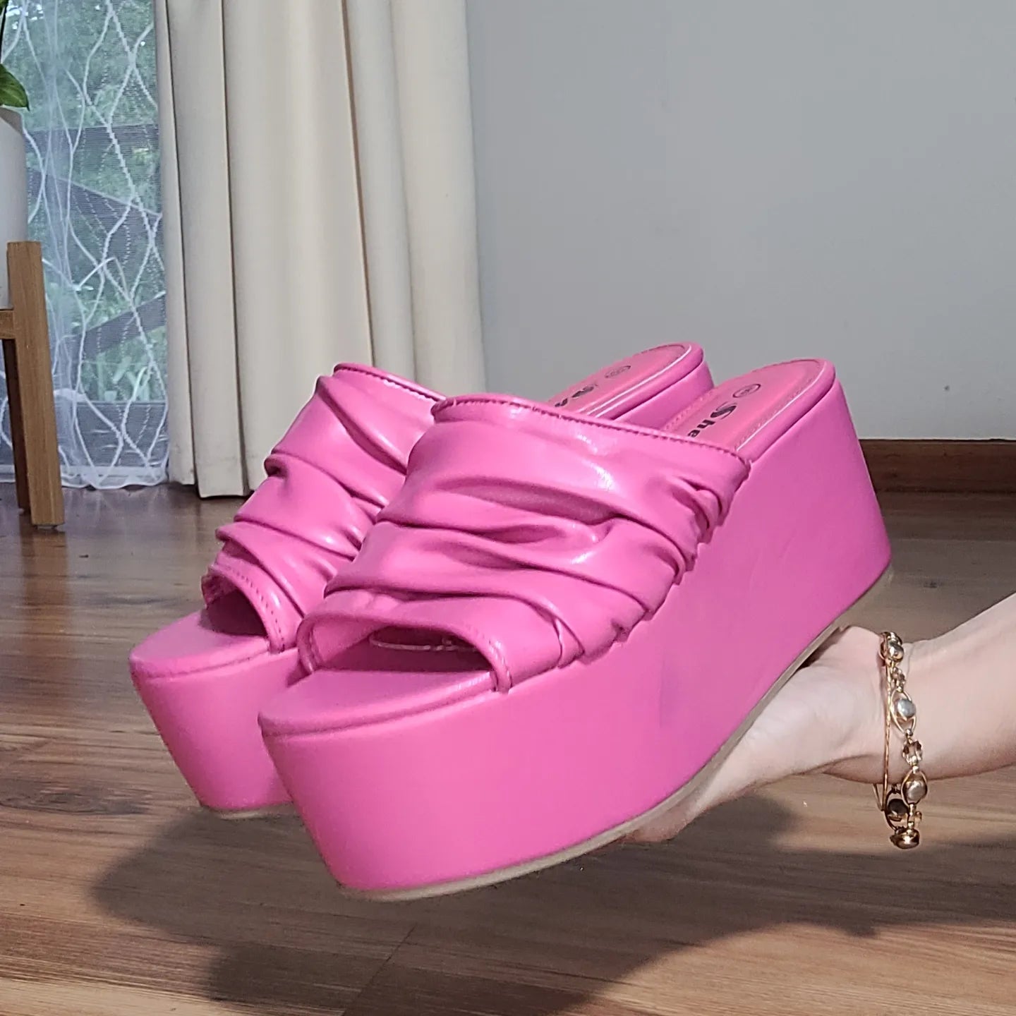 Hot Pink Retro Platform Sandals Size 8.