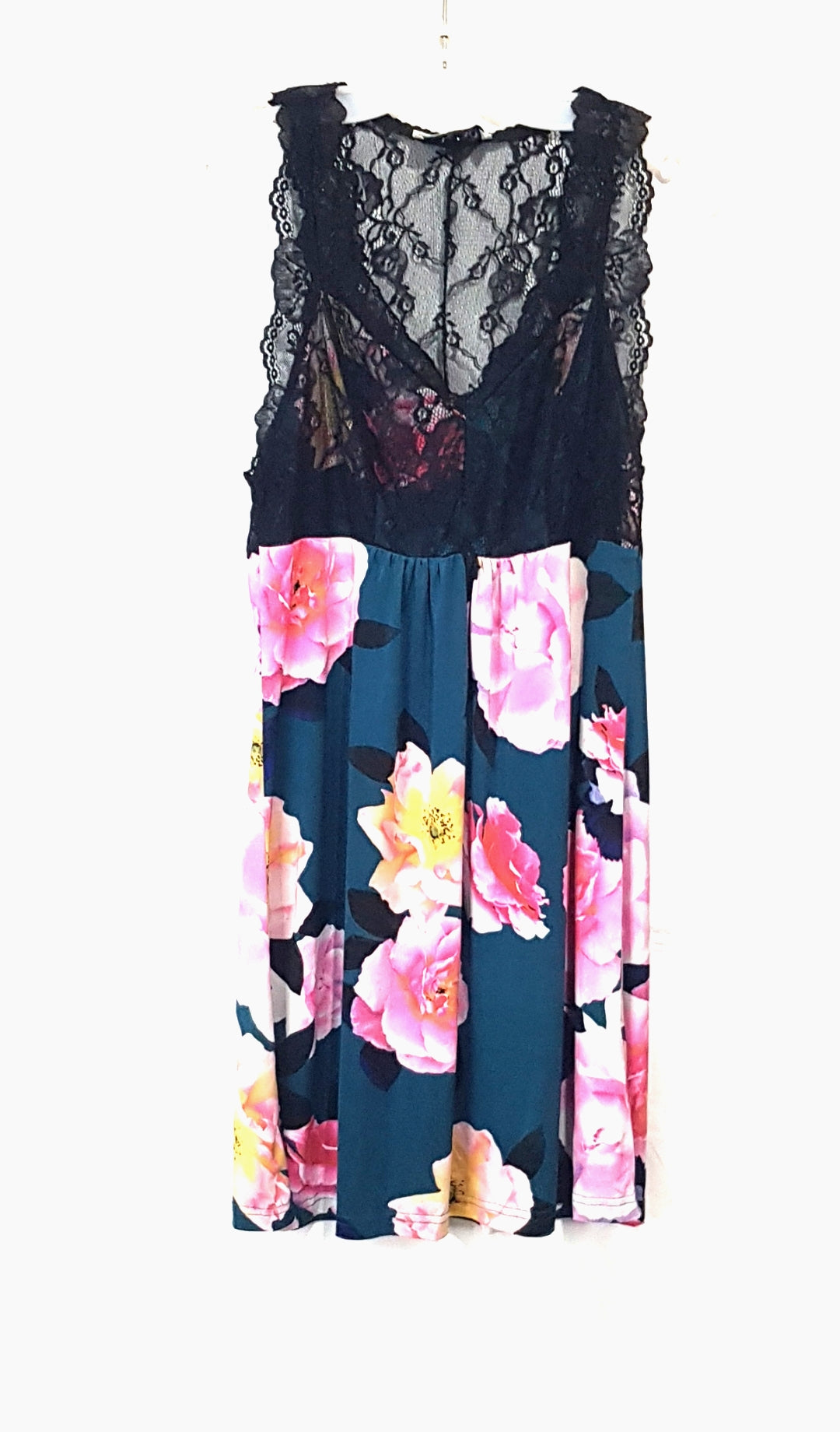 Peter Alexander PJ Woman’s Floral Silky lace Nightie Size M Collect or post