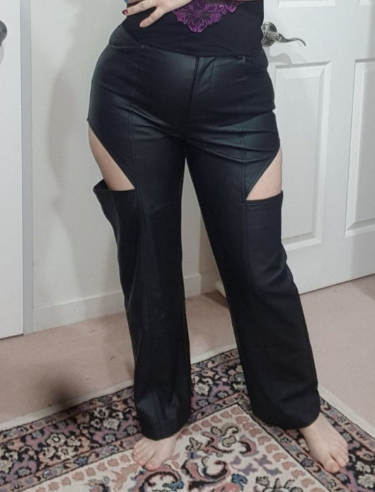 Chic Leather Look: Glassons Pants - Second Hand Store Find size 10 black color