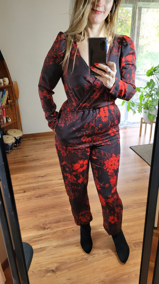 H&M red and black floral jumpsuit - Puff-sleeved jumpsuit