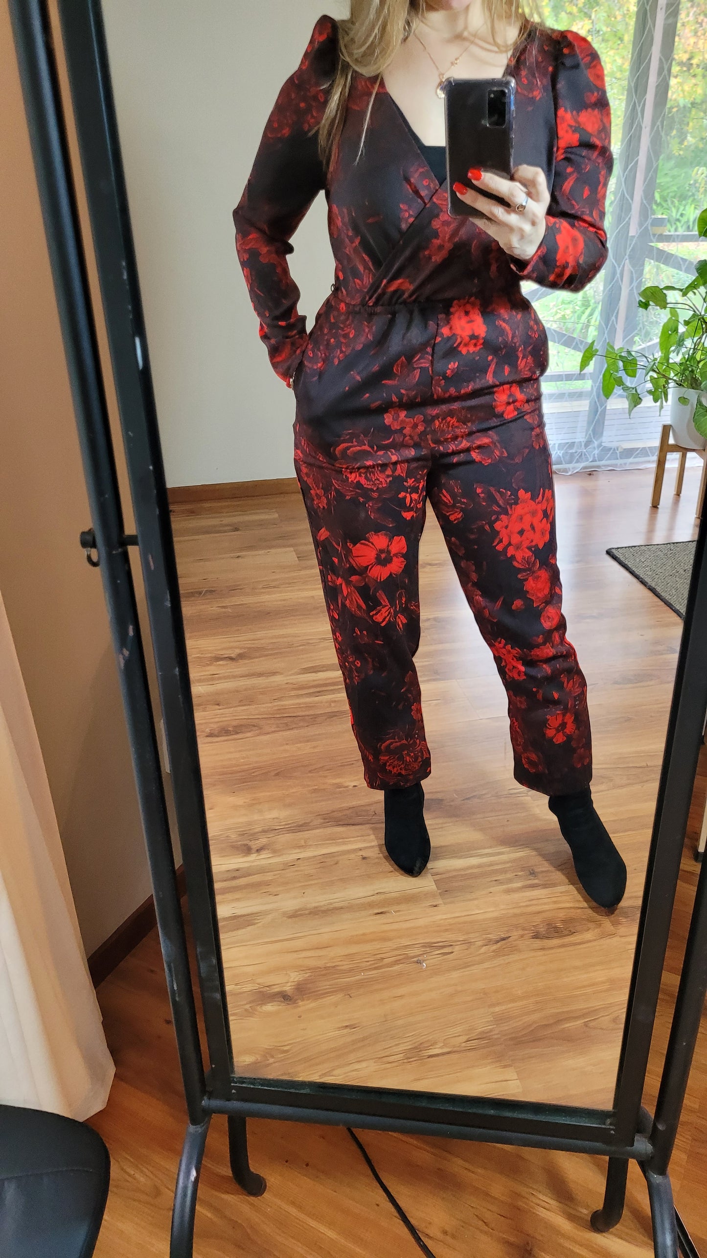 H&M red and black floral jumpsuit - Puff-sleeved jumpsuit