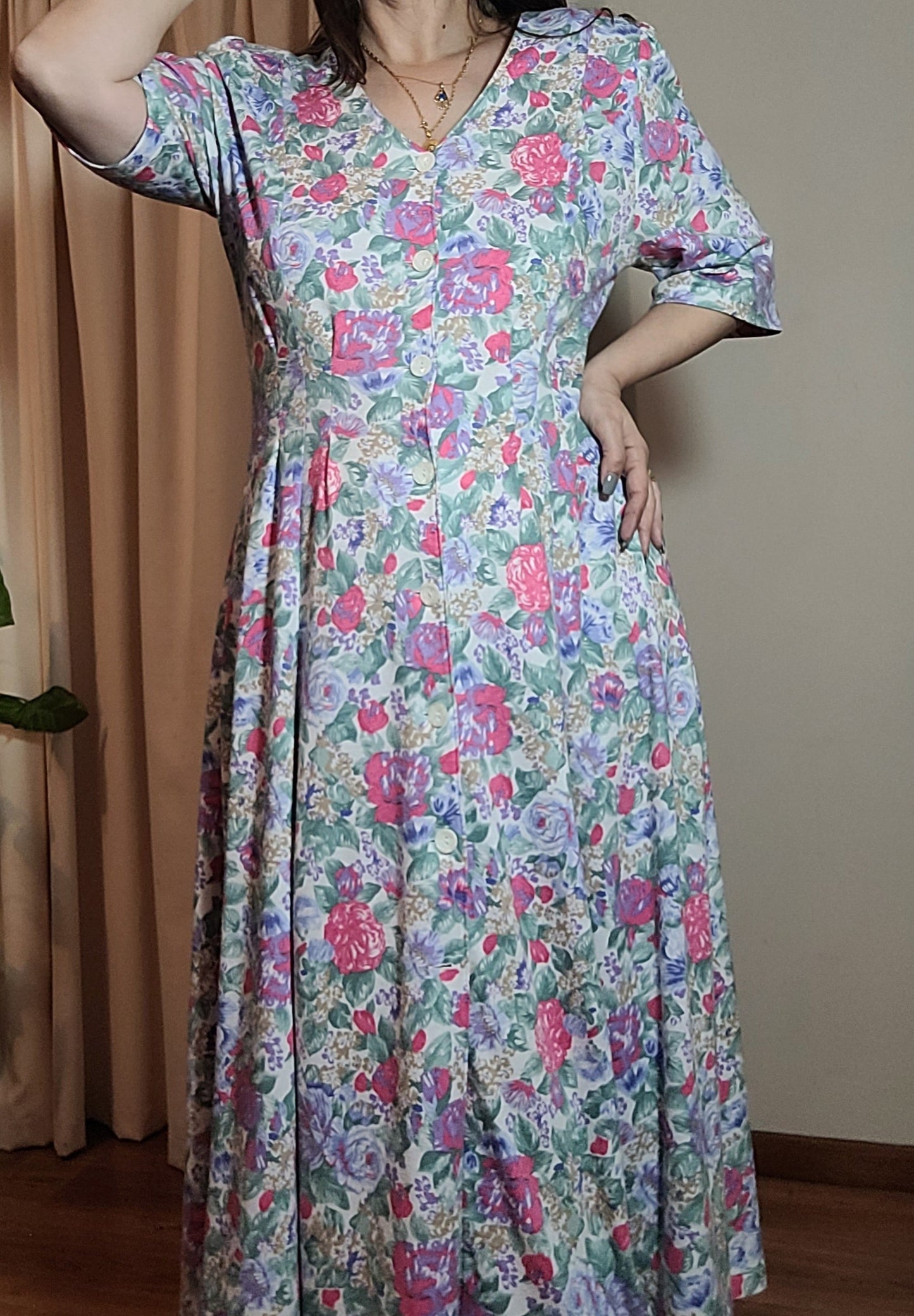 Vintage 80s floral Dress - Second hand find!