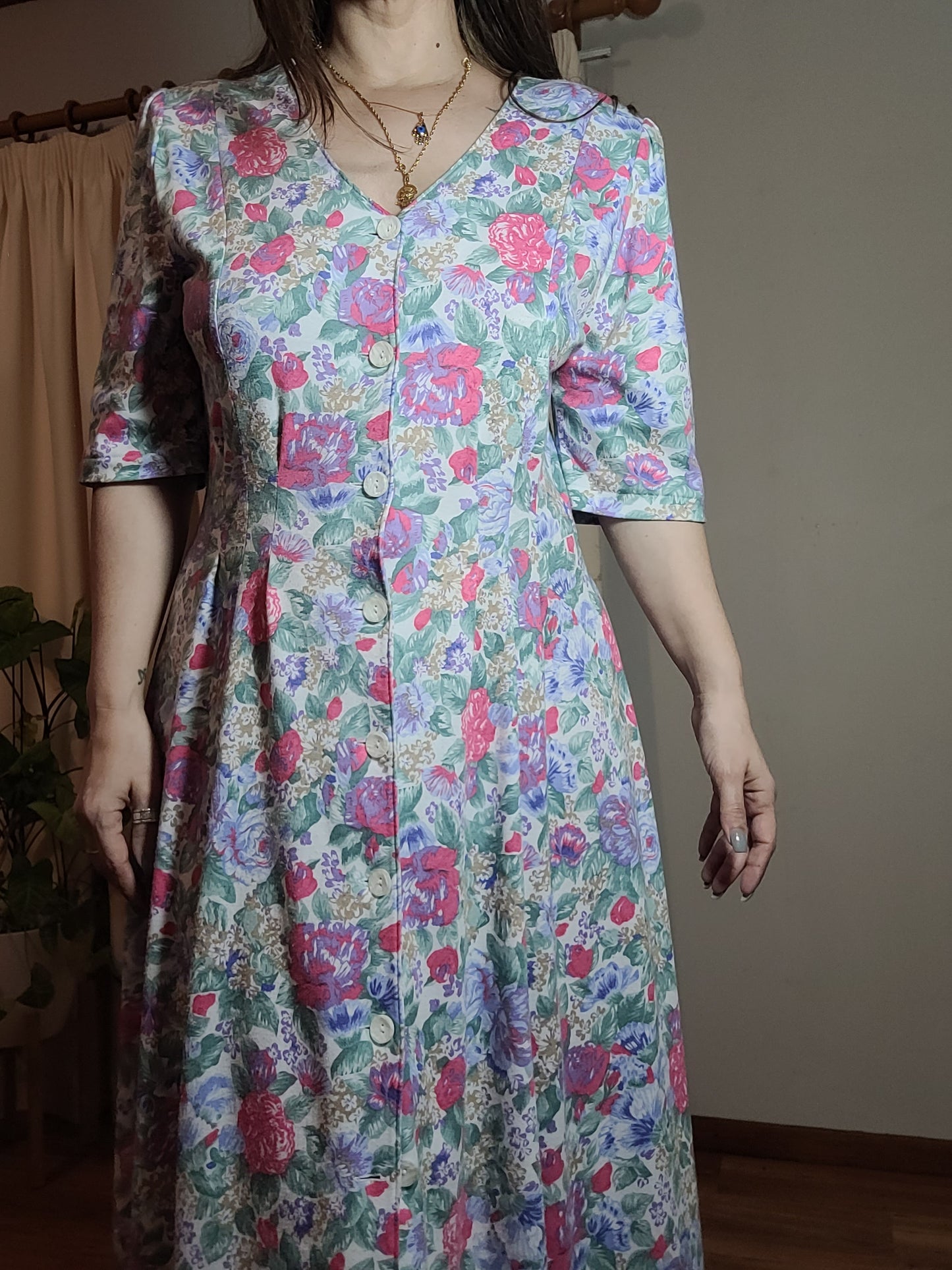 Vintage 80s floral Dress - Second hand find!