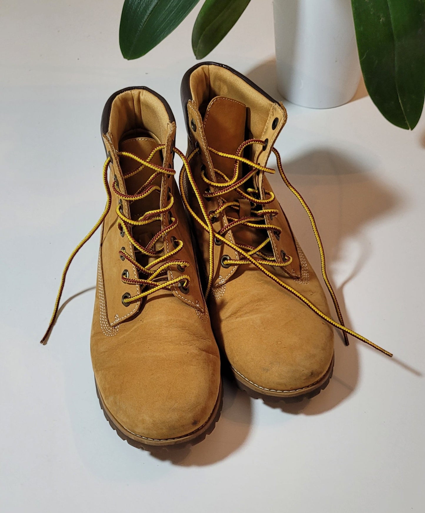 Timberland A19GP Women's Wheat Leather Lace-Up Chukka mustard Boots Size 8