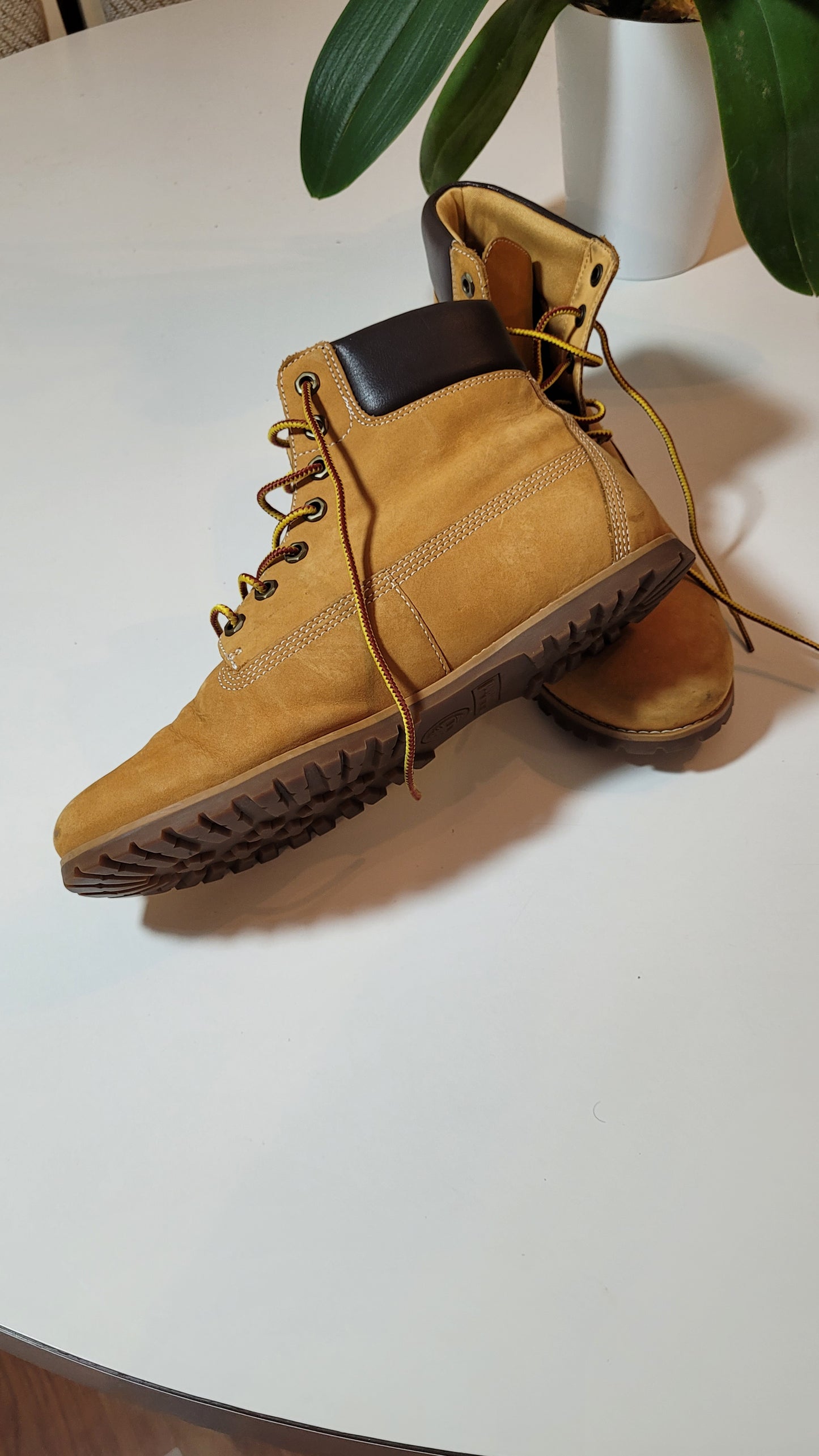 Timberland A19GP Women's Wheat Leather Lace-Up Chukka mustard Boots Size 8