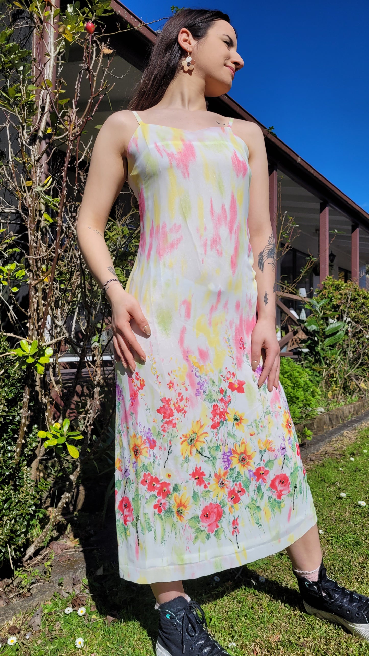 Discover Elegance: Size 38 Stunning Vintage Dress