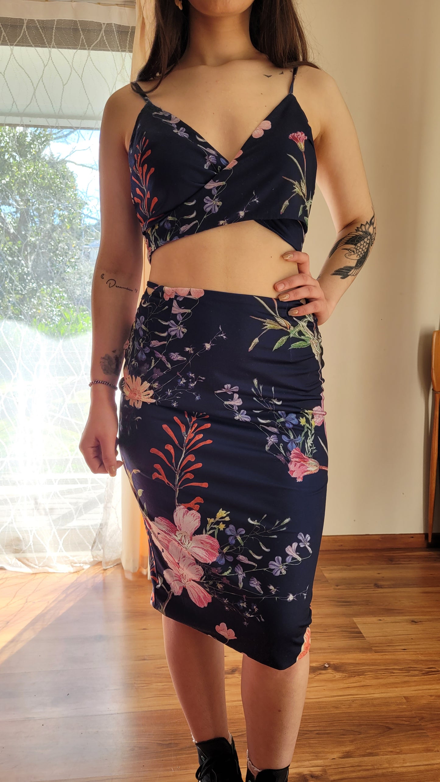 Stunning floral dress Size 10 - Preloved Dress with Stretchy Comfort!