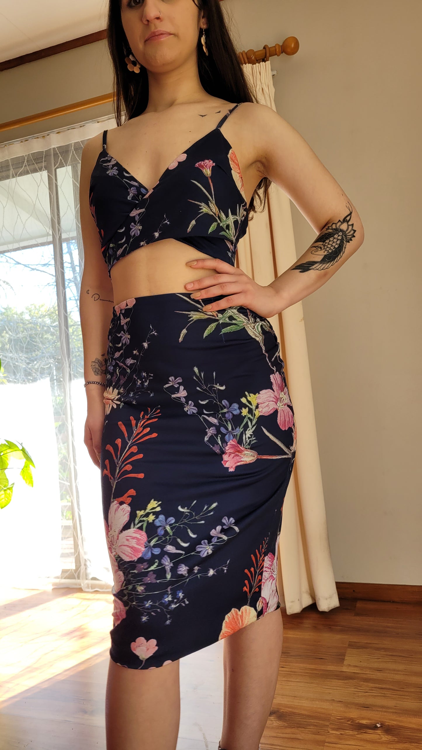 Stunning floral dress Size 10 - Preloved Dress with Stretchy Comfort!