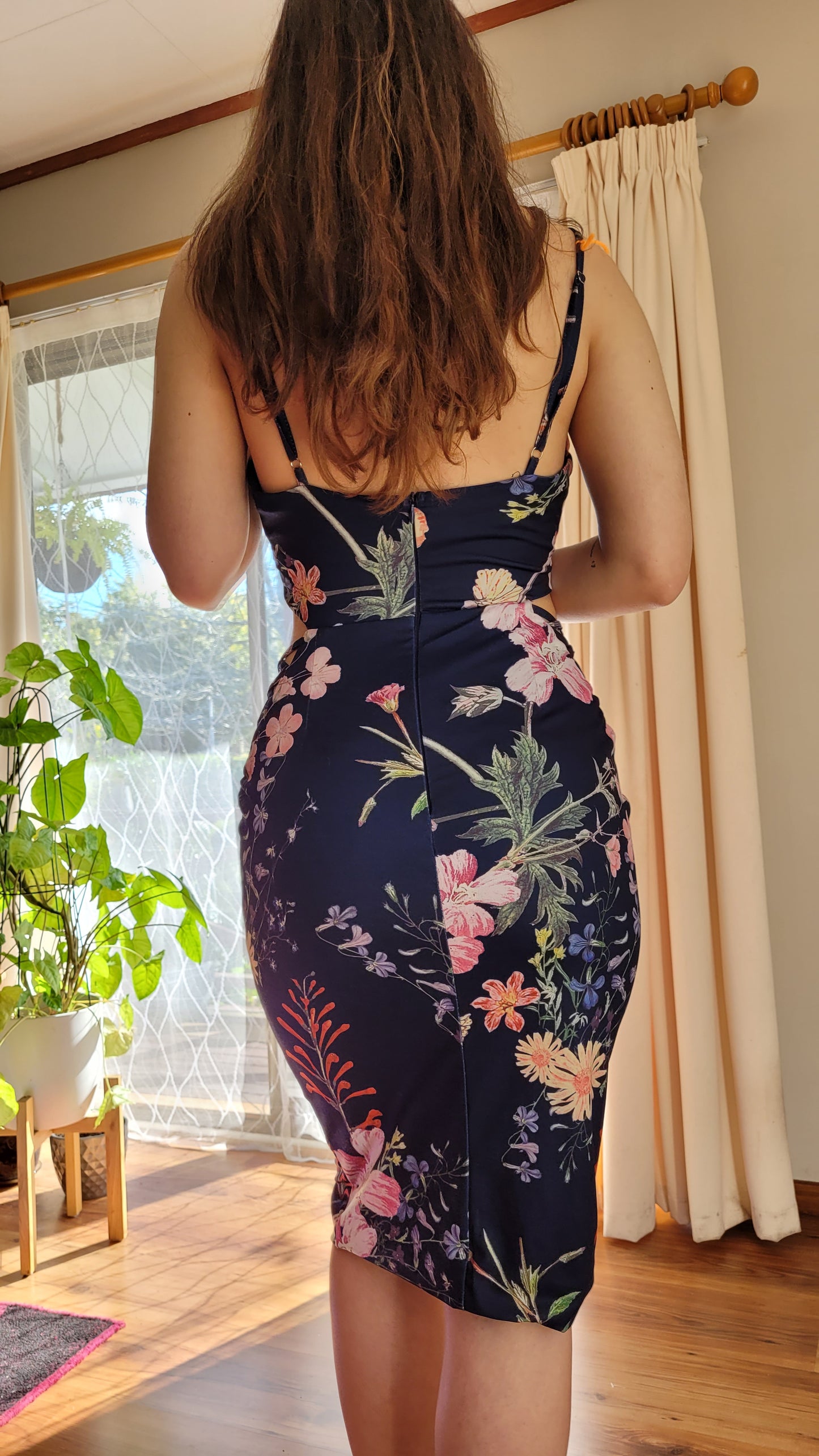 Stunning floral dress Size 10 - Preloved Dress with Stretchy Comfort!