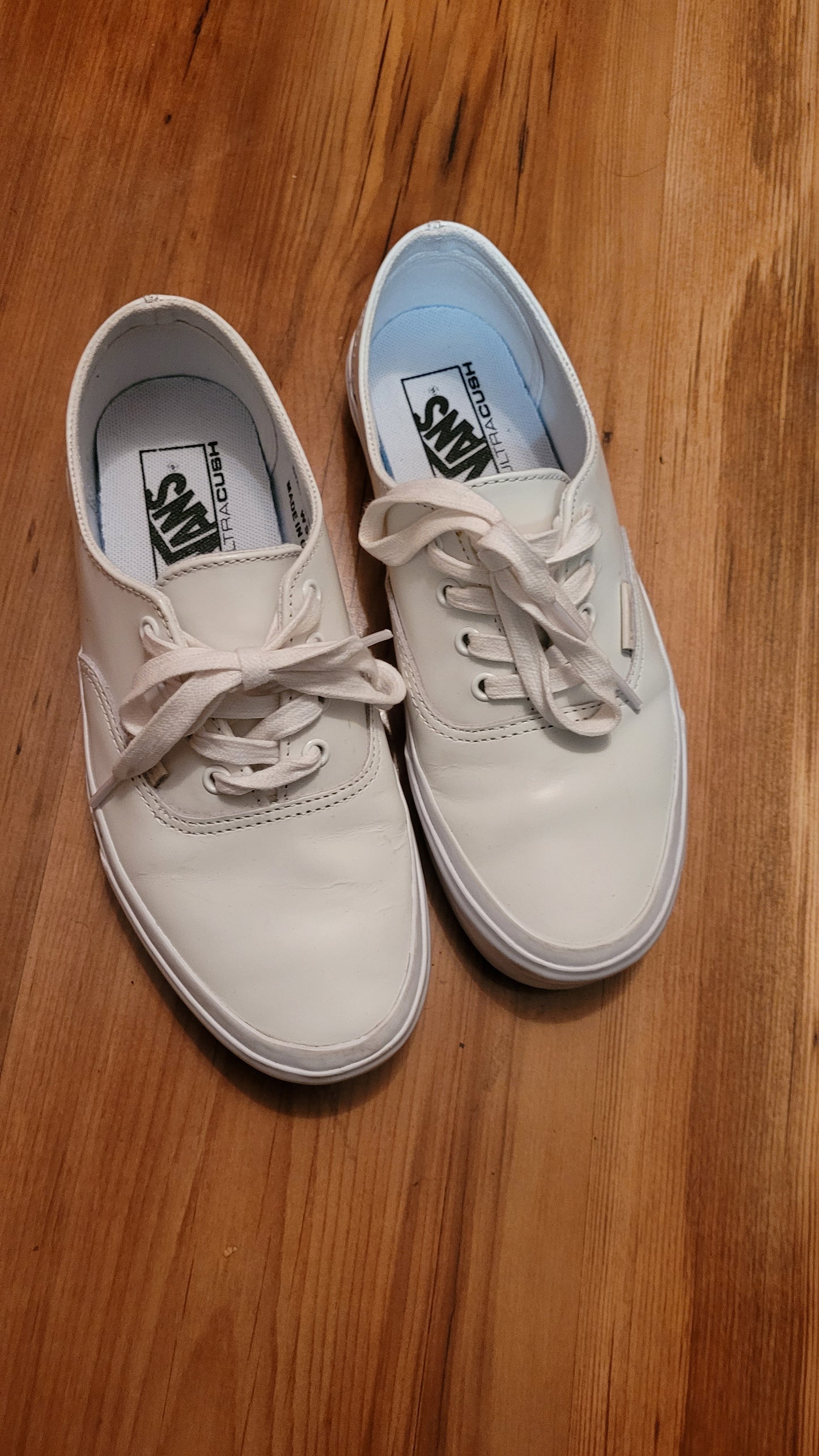 White Leather Vans Ultra cush Sneakers Shoes- Size 7