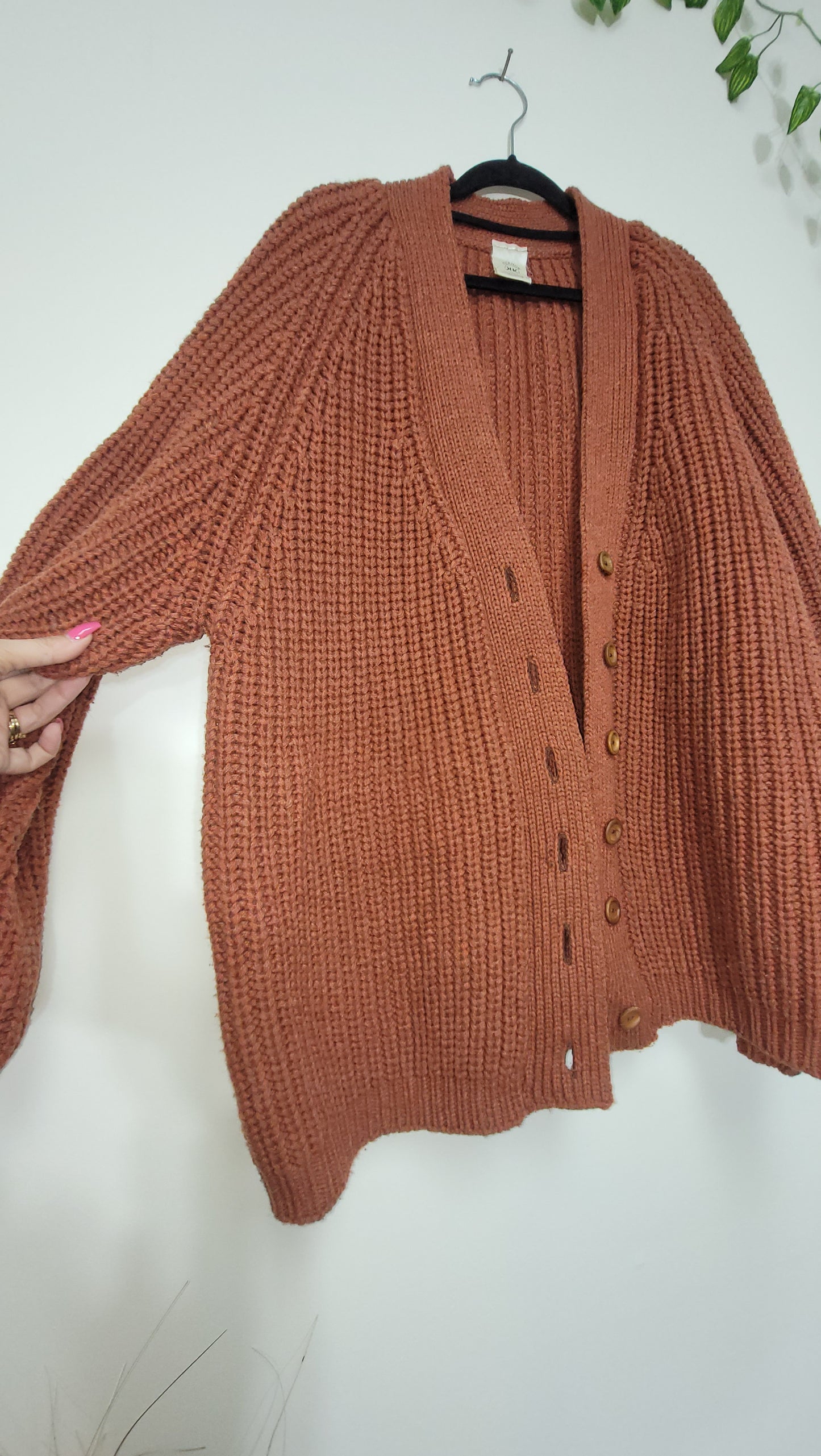 Cozy Classic: Kernow Knitwear Oversized Cardigan - Second Hand Store Find