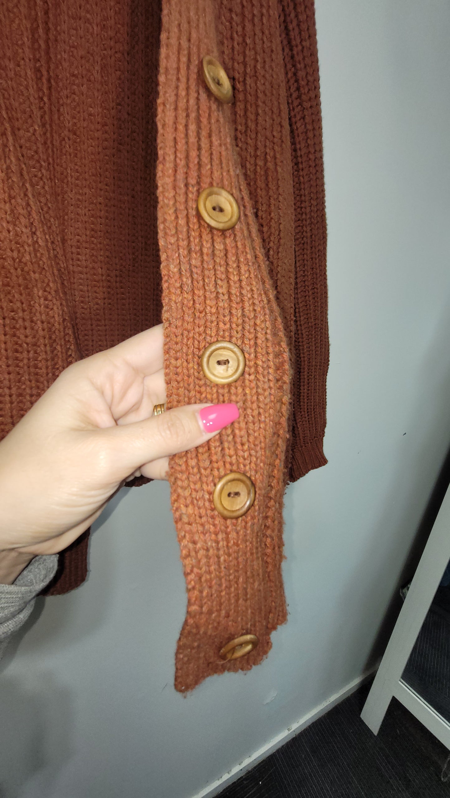 Cozy Classic: Kernow Knitwear Oversized Cardigan - Second Hand Store Find