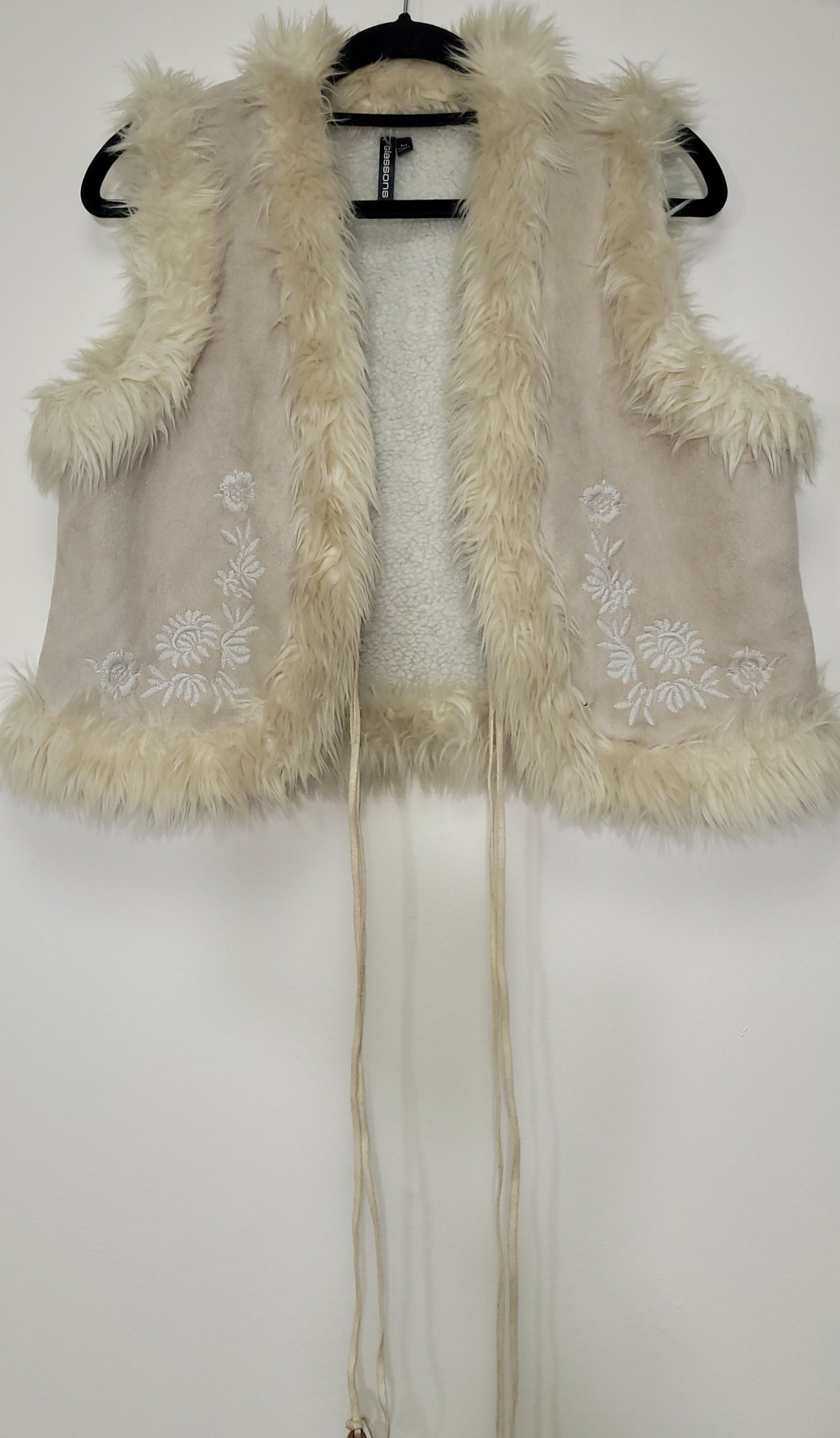 Flyffy Vest - Boho style Women's Beige Faux Fur Vest - Glassons Brand