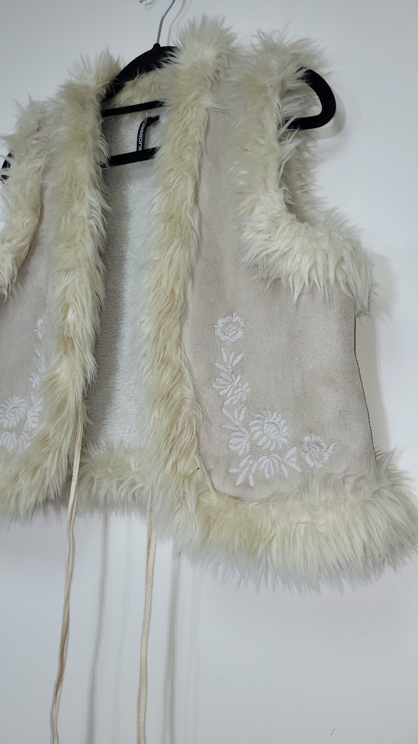 Flyffy Vest - Boho style Women's Beige Faux Fur Vest - Glassons Brand