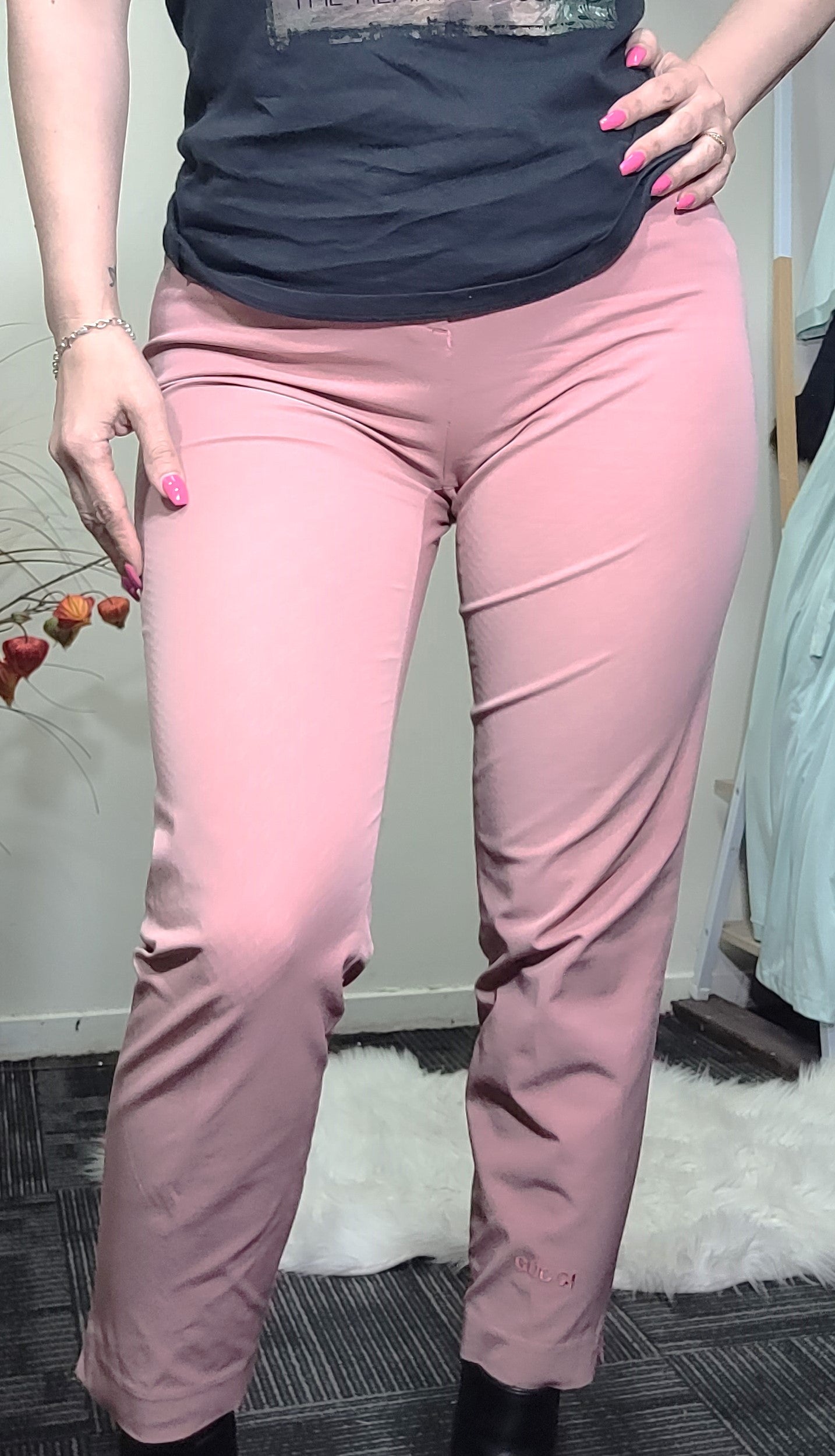 gucci pink trousers in good preloved condition for sale