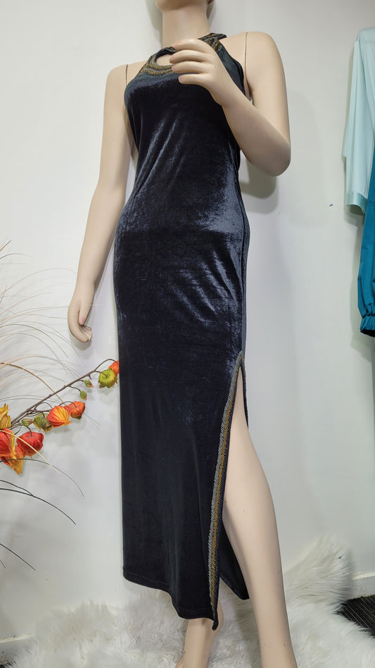 Elegance Rediscovered: Rare Find Black Velvet Evening Gown - Second Hand Store Gem