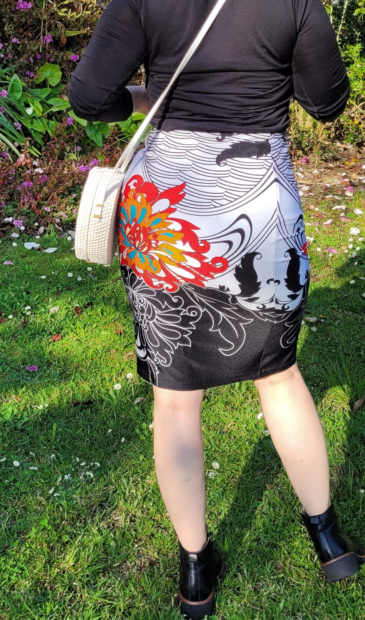 lIconic New Zealand Pencil Skirt: Size 8, Fun & Fabulous