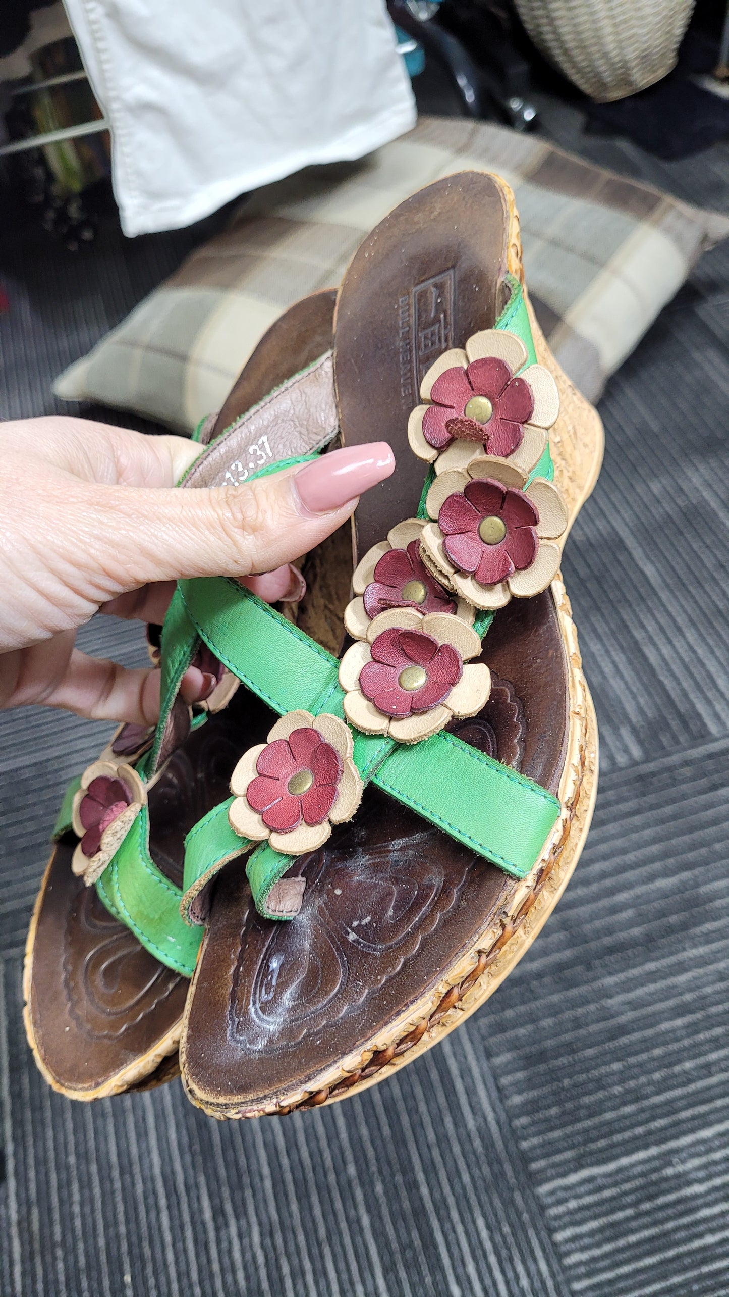 Gorgeous Floral Wedge Sandals - Size 39