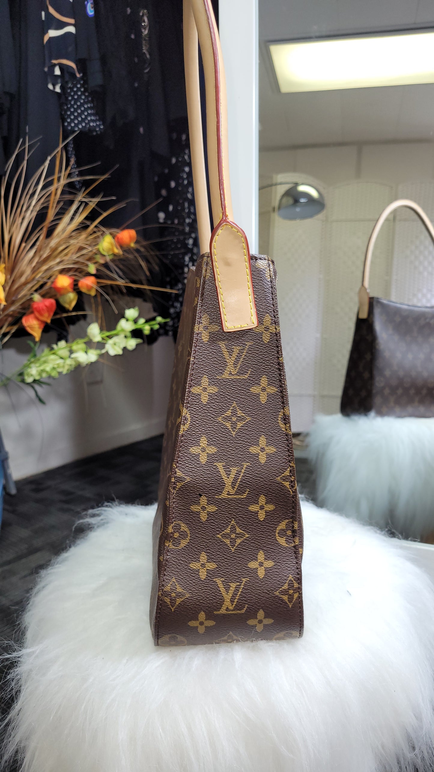 Authentic second hand Louis Vuitton Monogram Looping GM Shoulder Bag M51145 Used