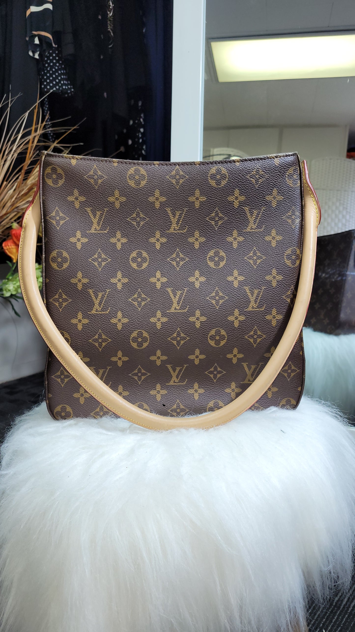 Authentic second hand Louis Vuitton Monogram Looping GM Shoulder Bag M51145 Used