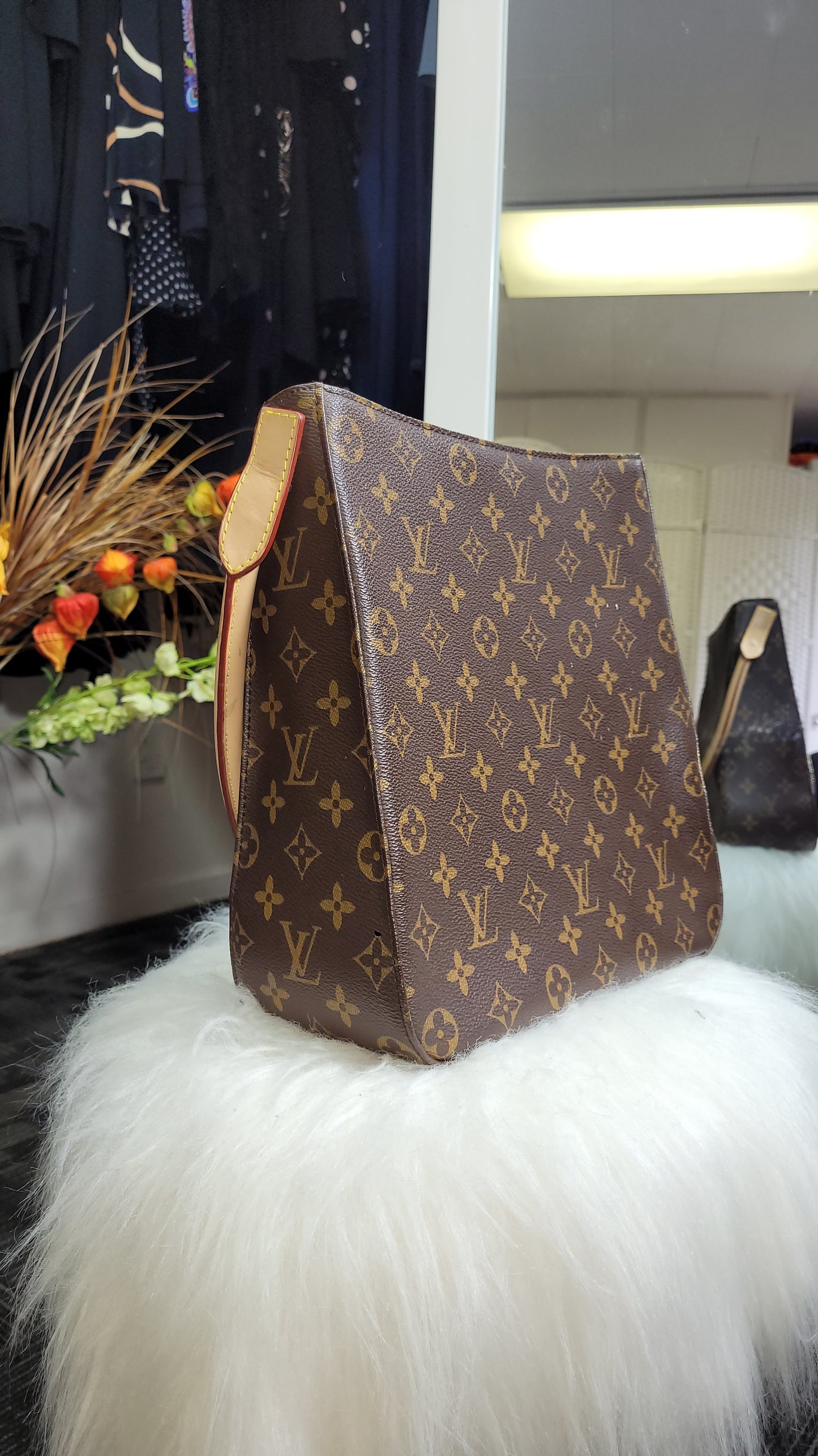 Authentic second hand Louis Vuitton Monogram Looping GM Shoulder Bag M51145 Used