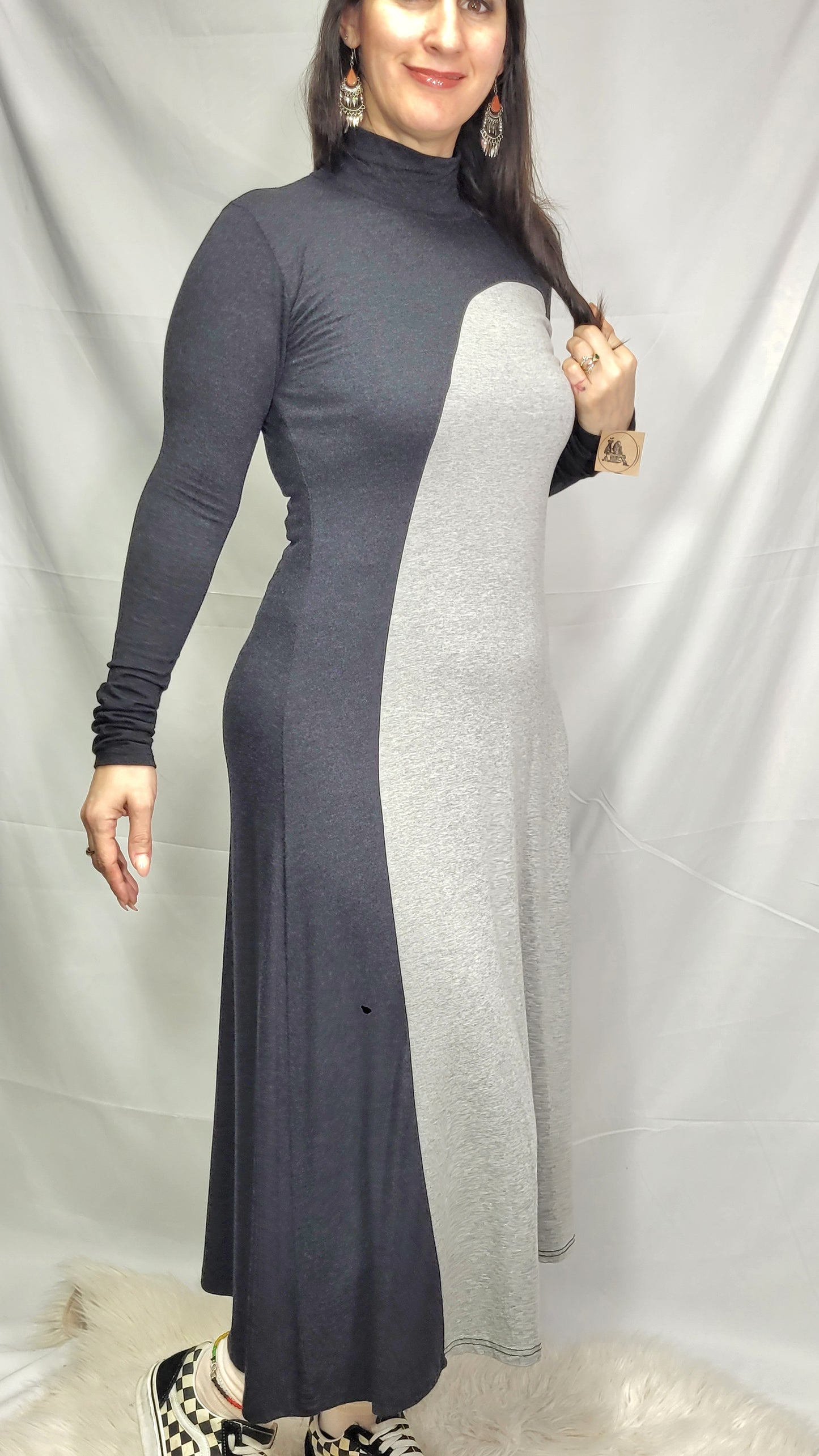 Stunning Dress - Grey and black Ribbed Dress on Younger